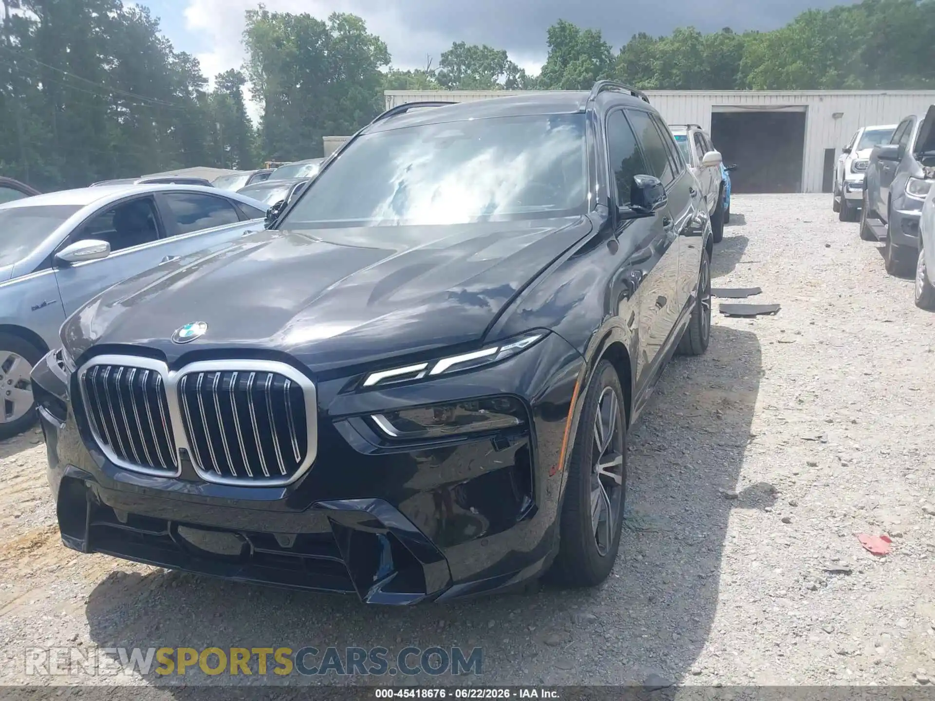 2 Photograph of a damaged car 5UX23EM09R9U44119 BMW X7 2024