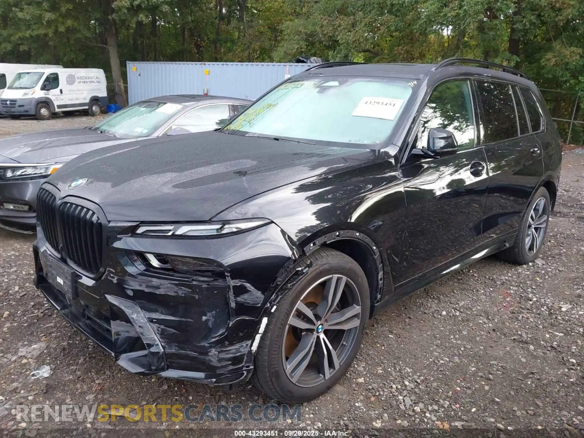 2 fotografías del automóvil dañado 5UX23EM09R9U96706 BMW X7 2024