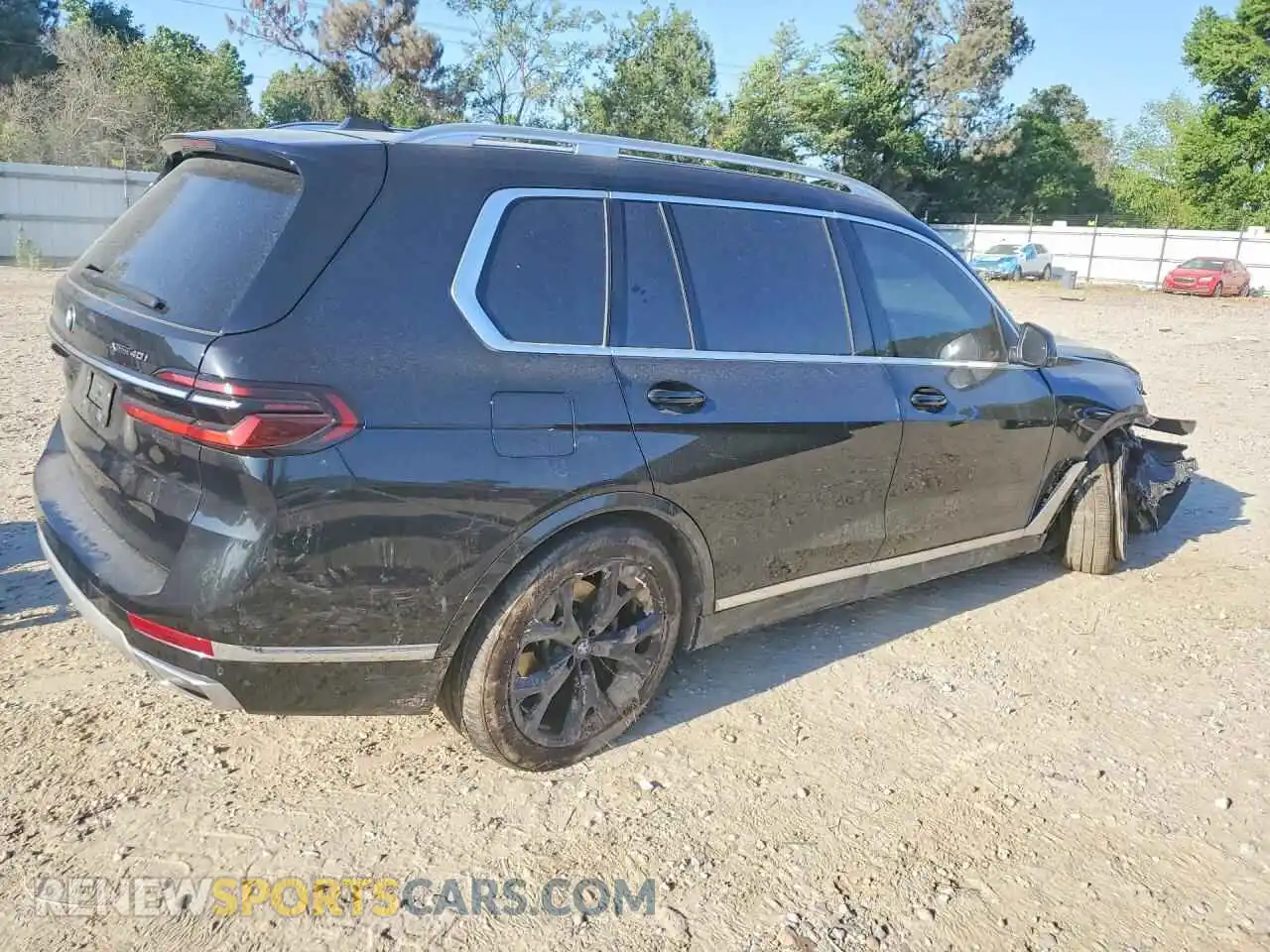 3 Photograph of a damaged car 5UX23EM09R9V13245 BMW X7 2024