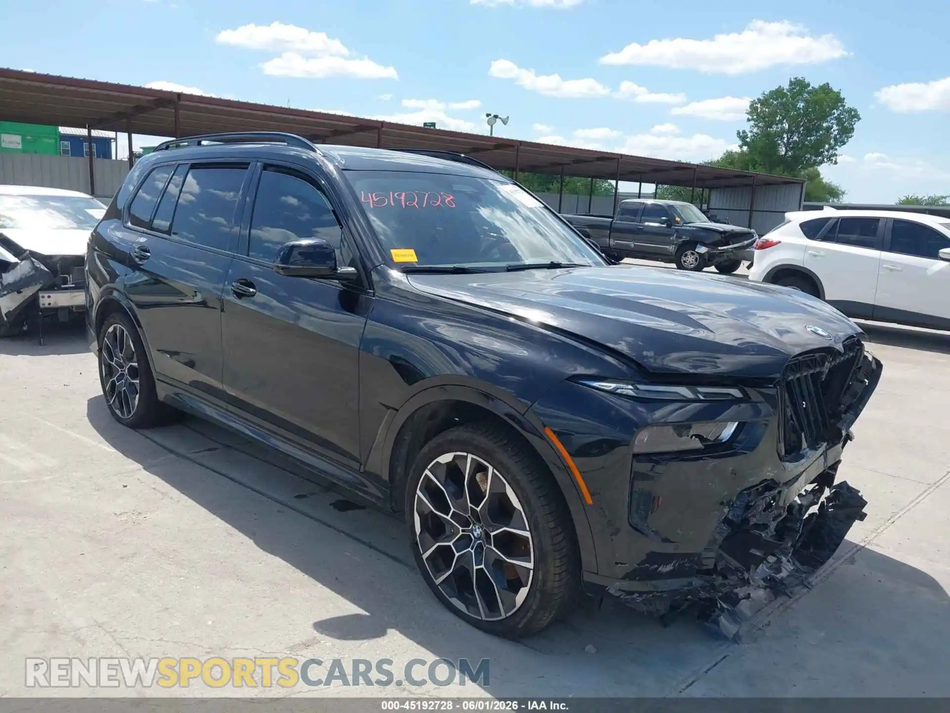 1 Фотография поврежденного автомобиля 5UX23EM09R9V96627 BMW X7 2024