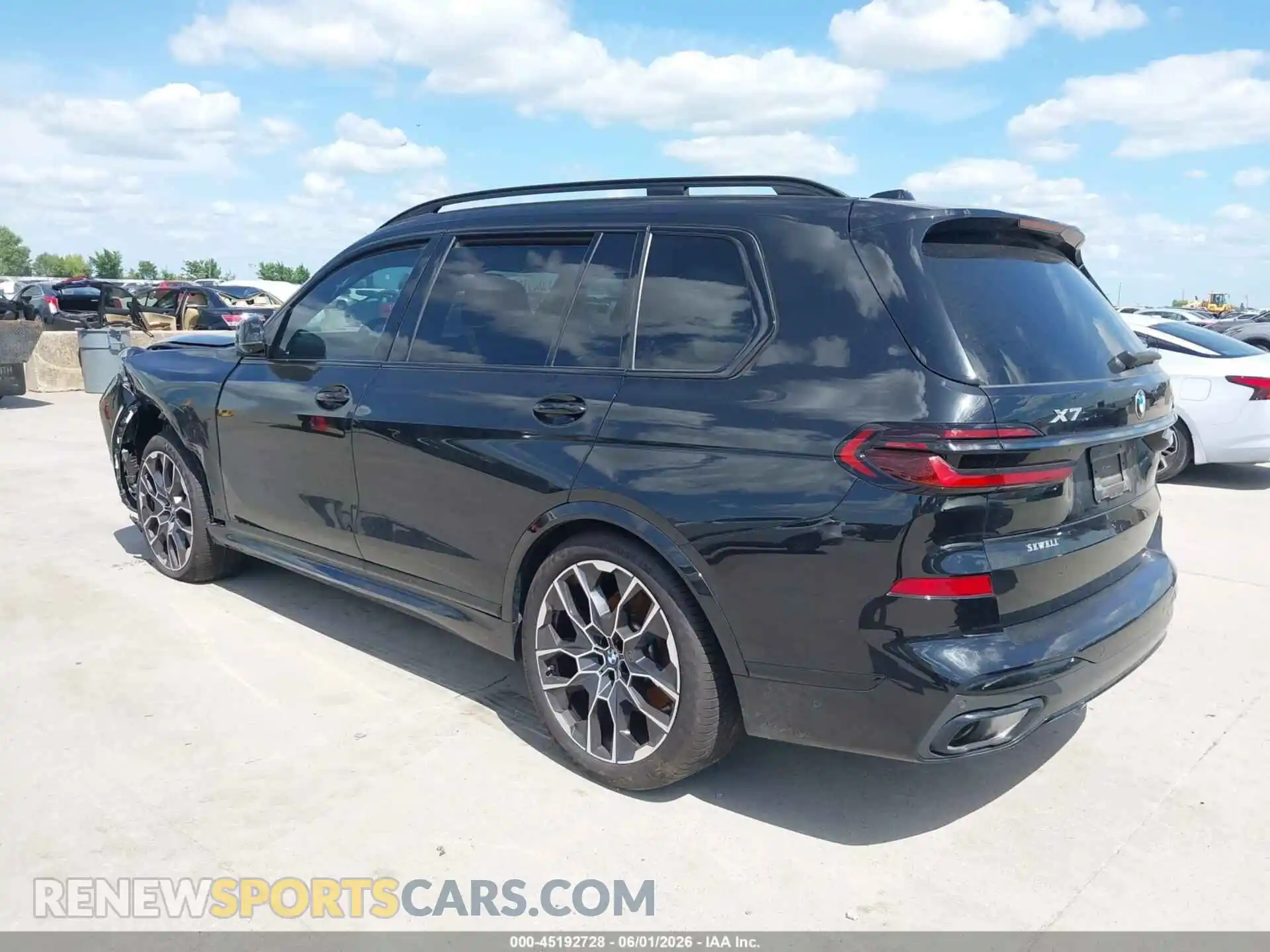 3 Фотография поврежденного автомобиля 5UX23EM09R9V96627 BMW X7 2024