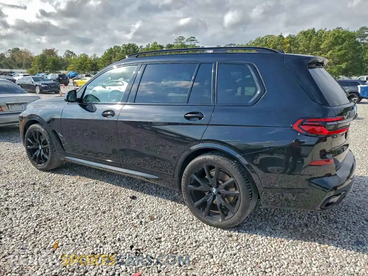 2 Photograph of a damaged car 5UX23EM0XR9S34239 BMW X7 2024