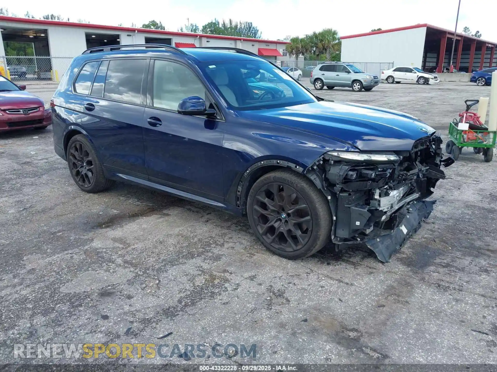 1 Photograph of a damaged car 5UX23EM0XR9T86196 BMW X7 2024