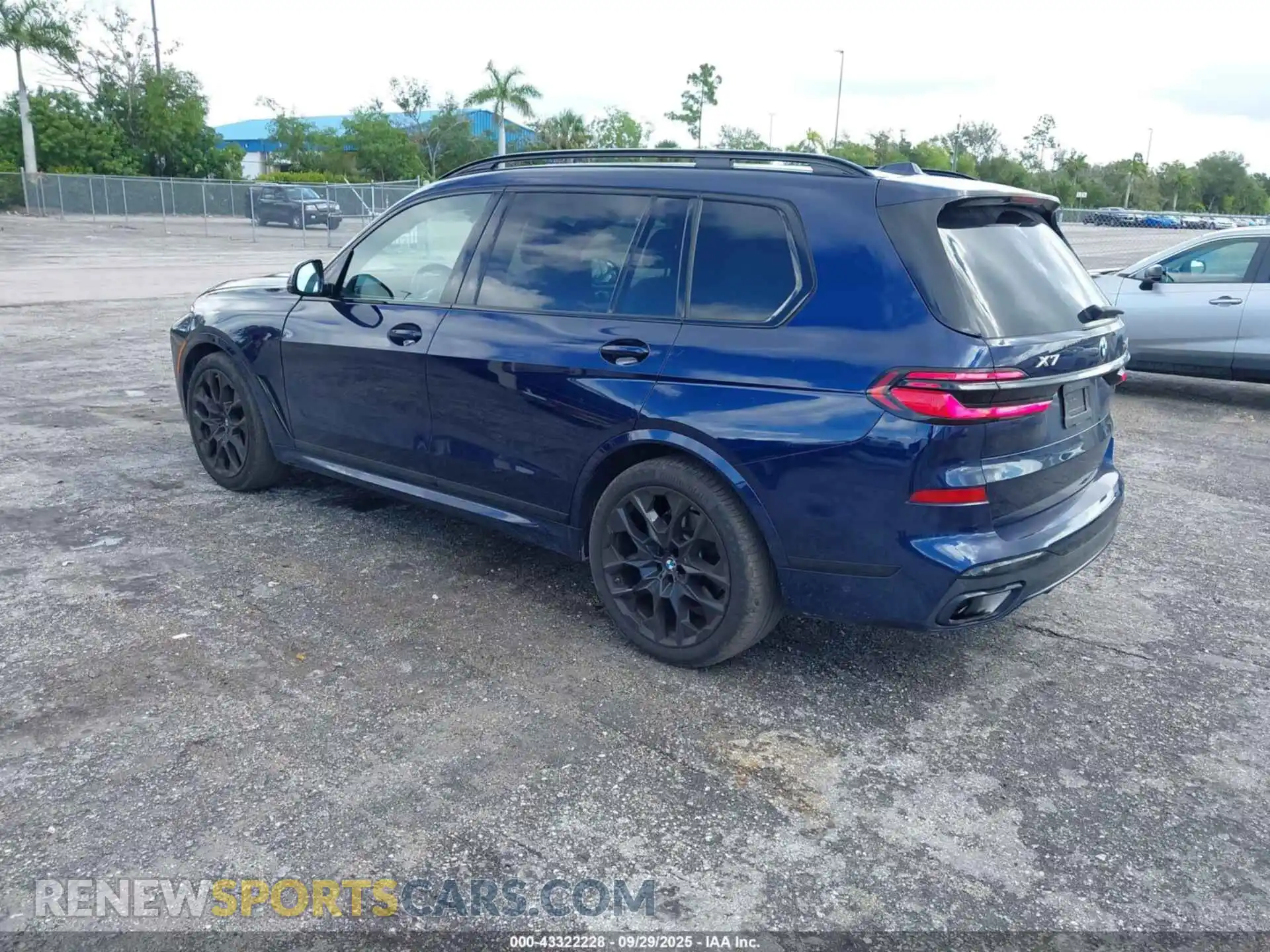 3 Photograph of a damaged car 5UX23EM0XR9T86196 BMW X7 2024