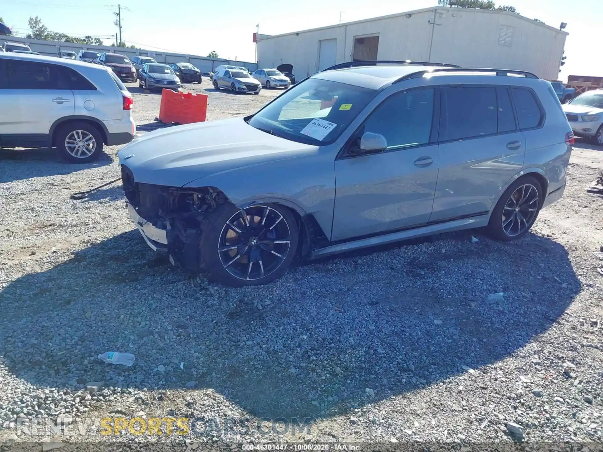 2 Photograph of a damaged car 5UX23EM0XR9U35381 BMW X7 2024