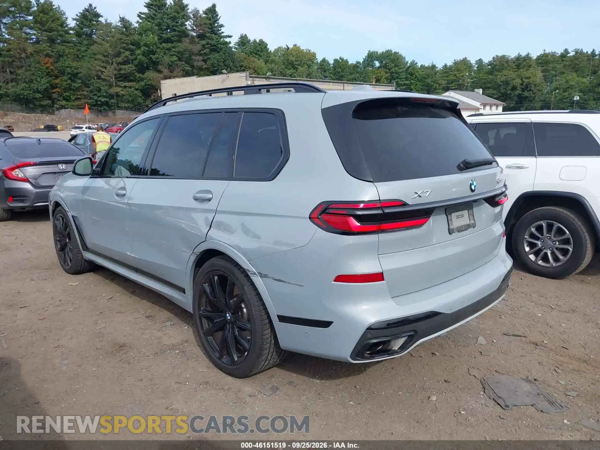 3 Photograph of a damaged car 5UX23EM0XR9U59986 BMW X7 2024