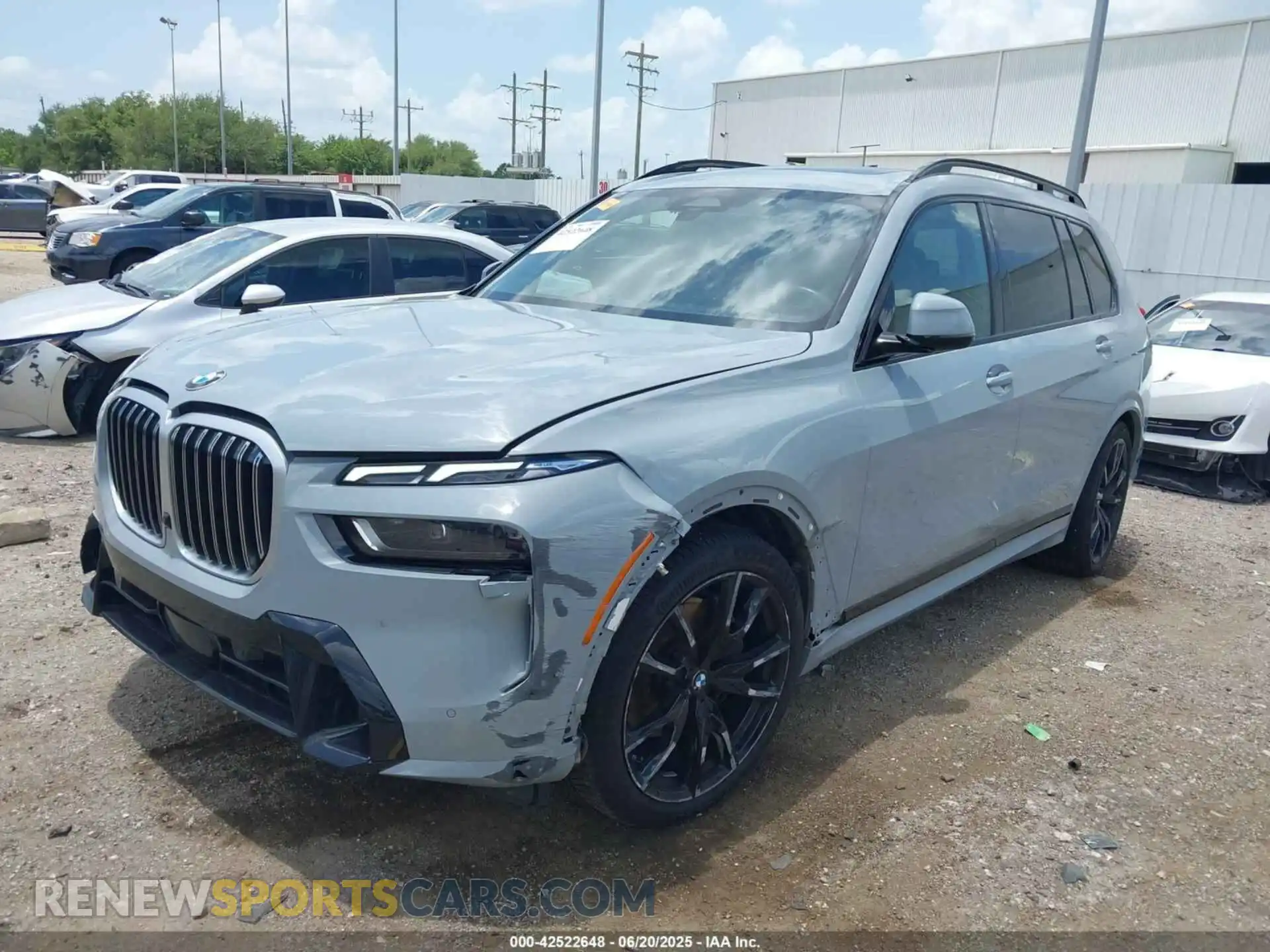 2 Фотография поврежденного автомобиля 5UX23EM0XR9U85925 BMW X7 2024