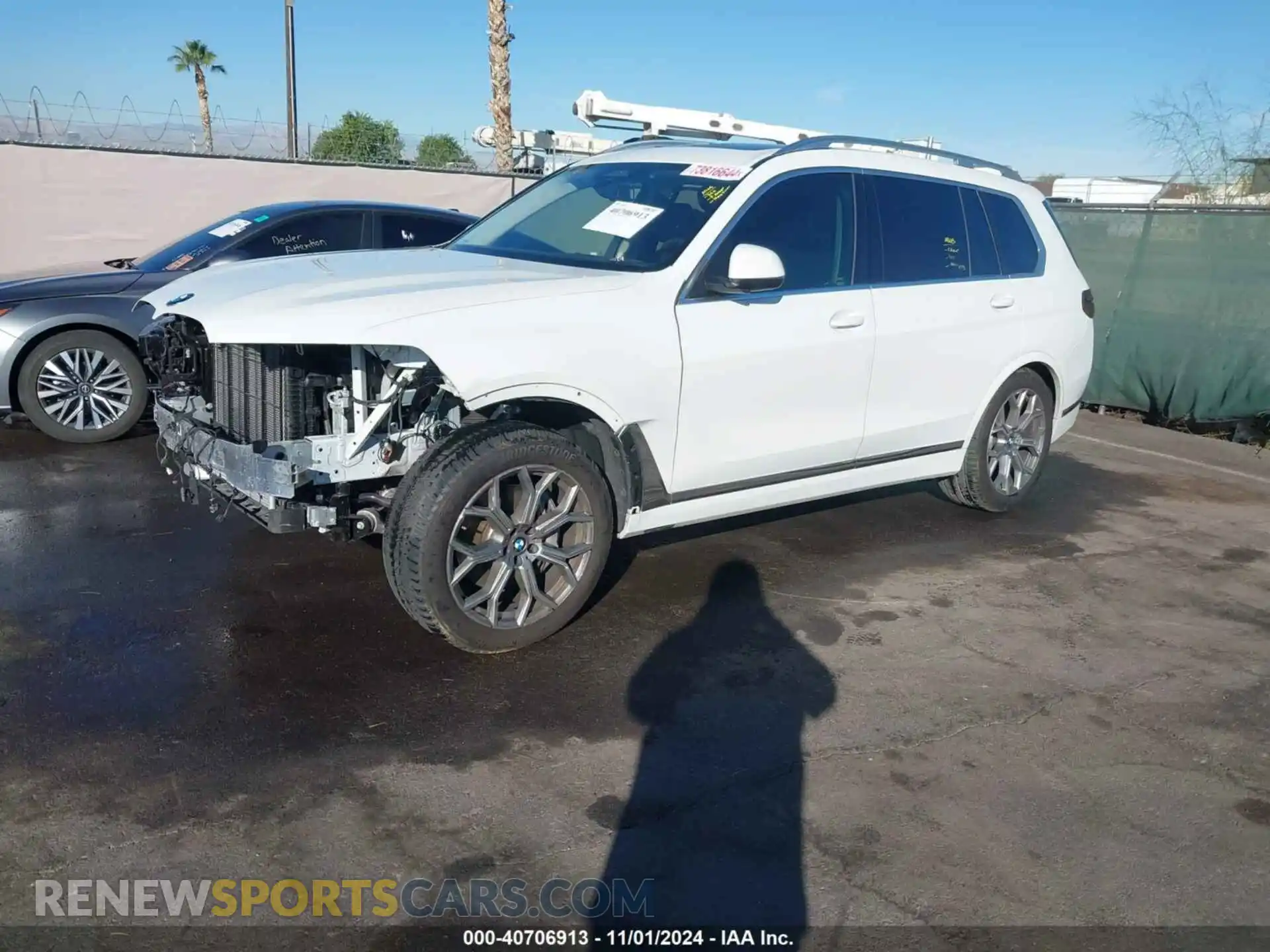 2 Photograph of a damaged car 5UX23EM0XR9V88231 BMW X7 2024