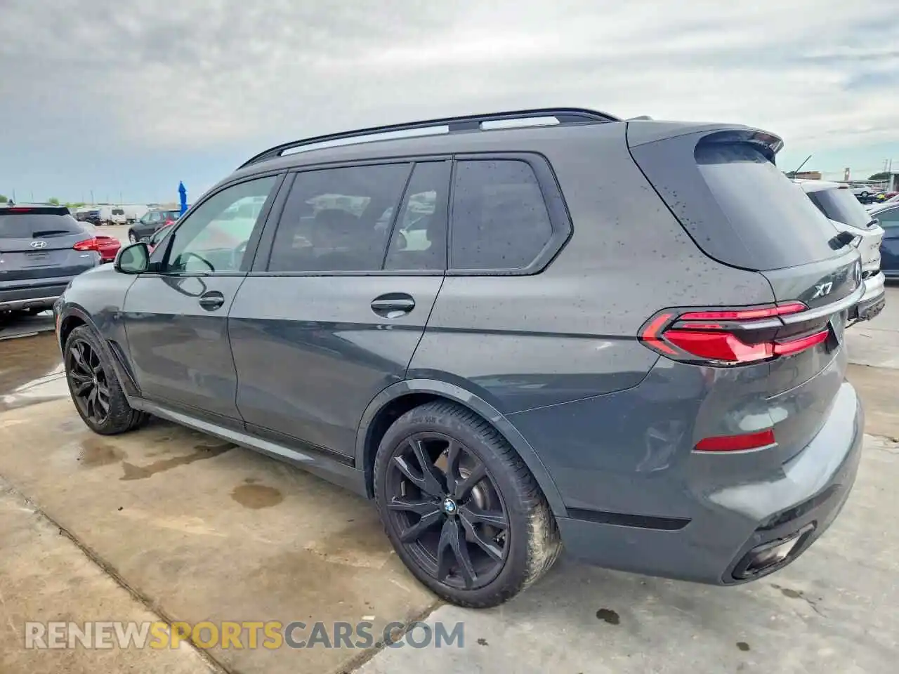2 fotografías del automóvil dañado 5UX23EM0XR9W07201 BMW X7 2024