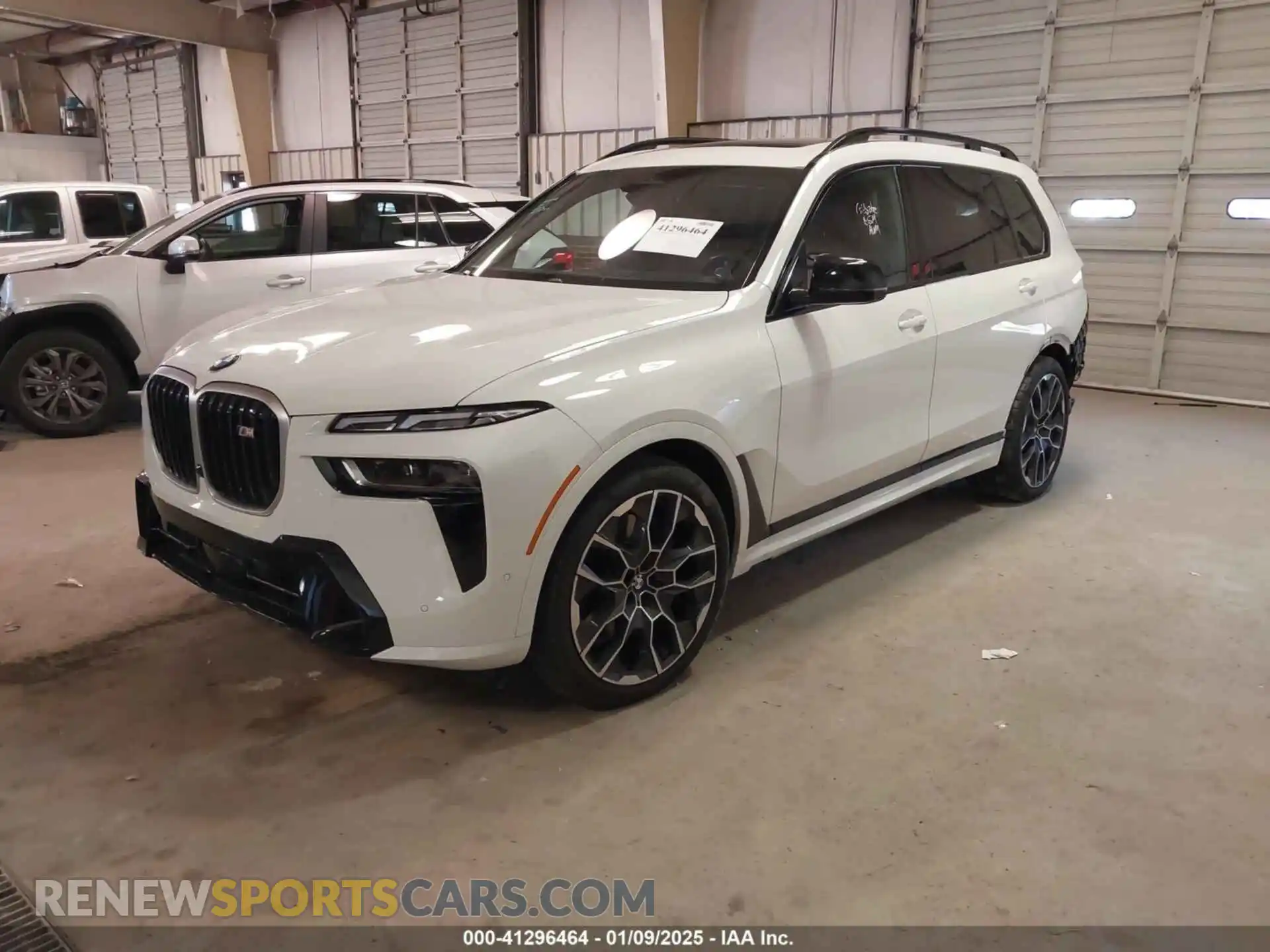 2 Photograph of a damaged car 5UX33EM04R9T72699 BMW X7 2024