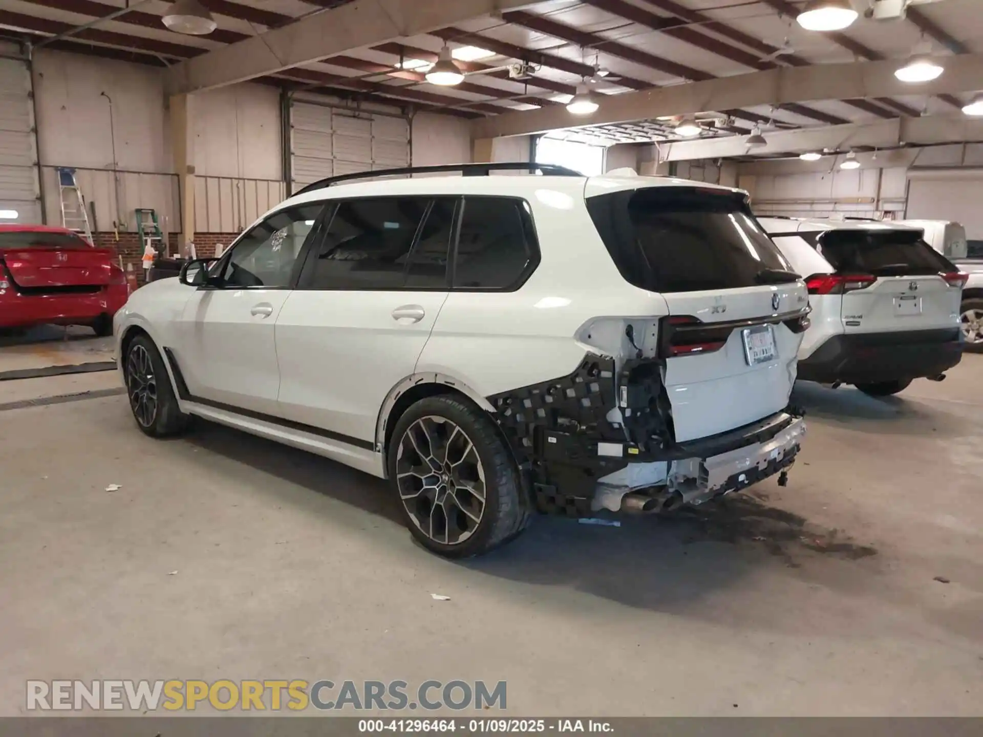 3 Photograph of a damaged car 5UX33EM04R9T72699 BMW X7 2024