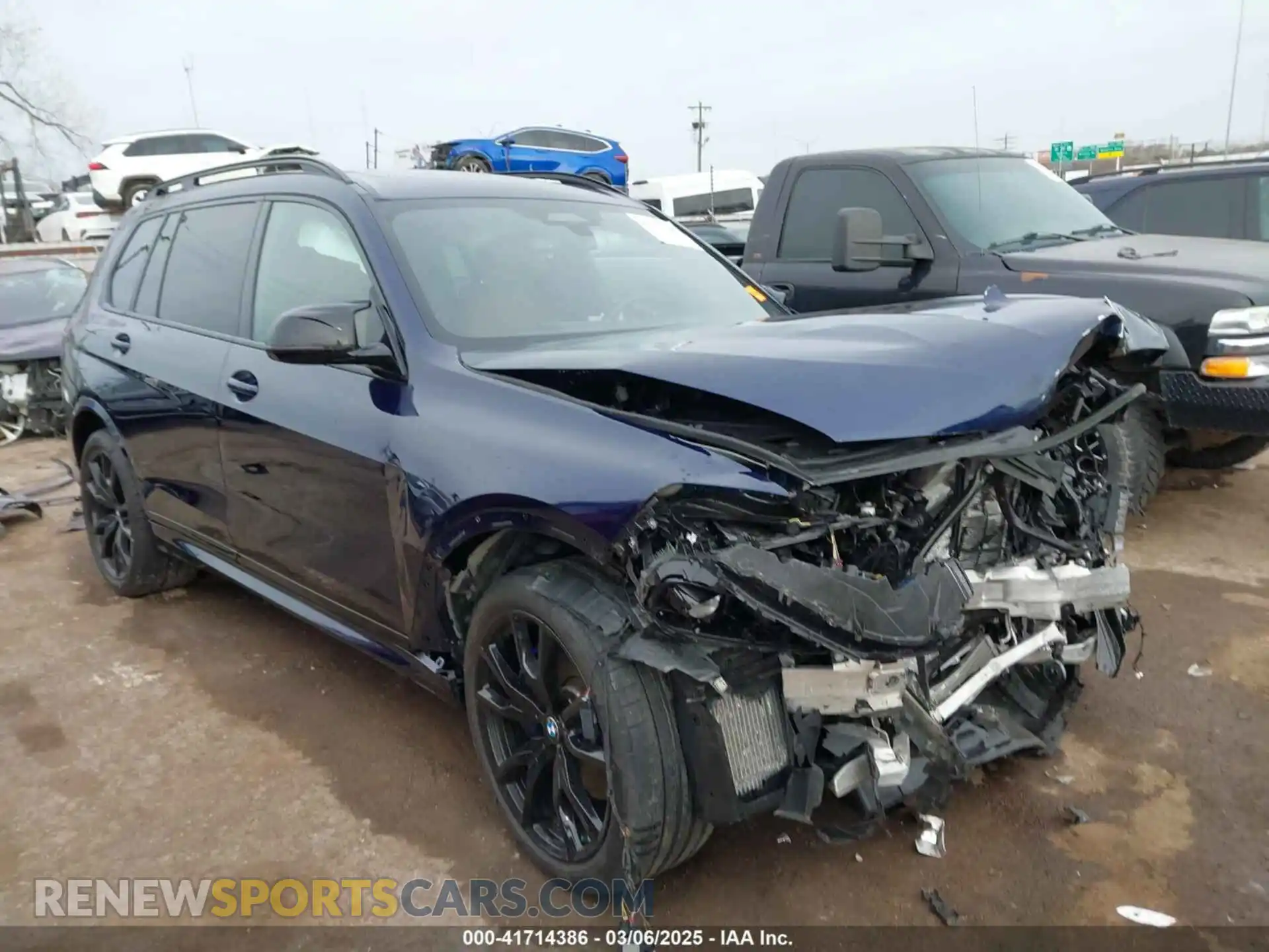 1 Photograph of a damaged car 5UX33EM05R9V43363 BMW X7 2024