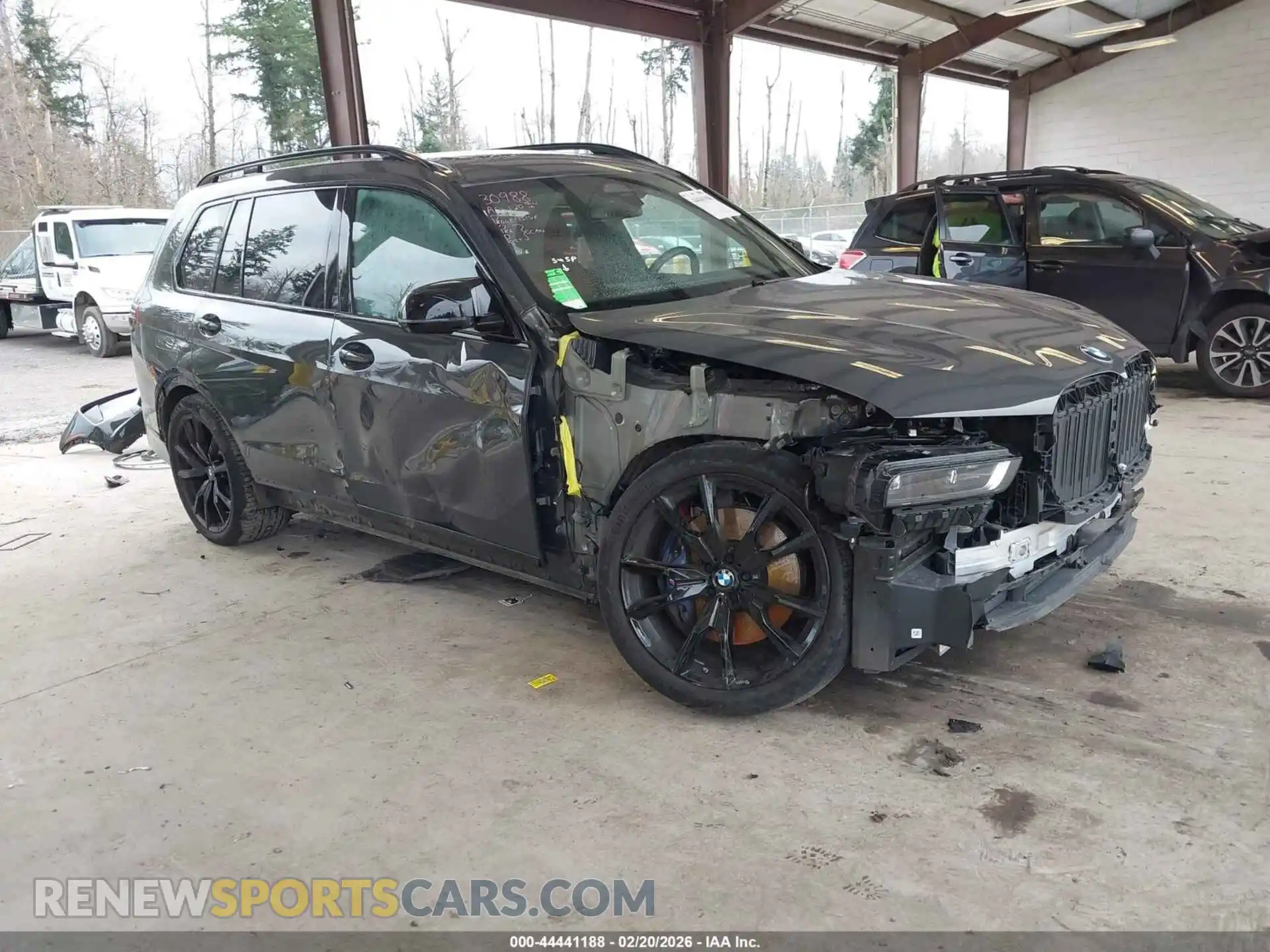 1 Фотография поврежденного автомобиля 5UX33EM07R9T37932 BMW X7 2024