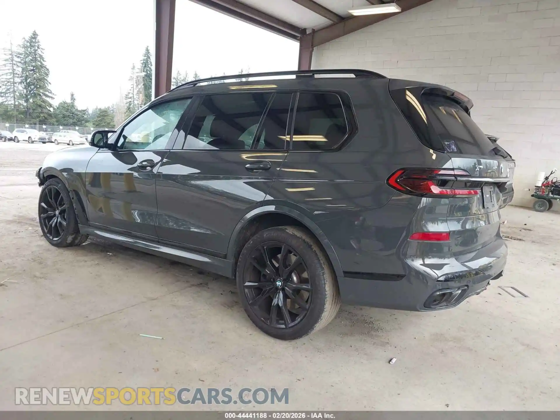 3 Фотография поврежденного автомобиля 5UX33EM07R9T37932 BMW X7 2024