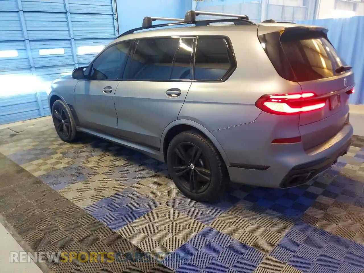 2 Фотография поврежденного автомобиля 5UX33EM09R9T70057 BMW X7 2024