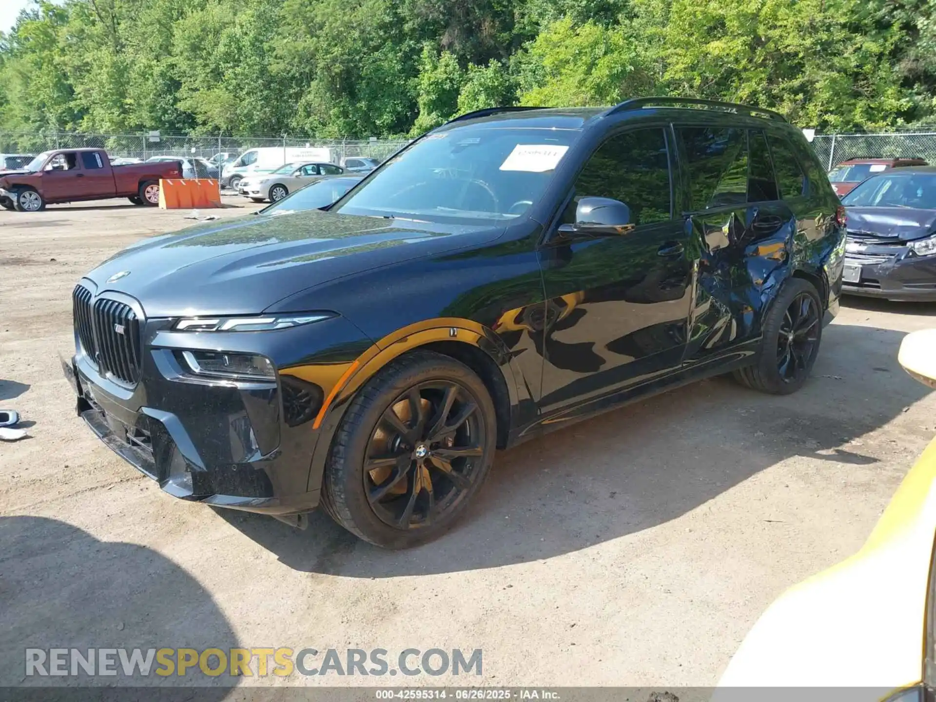 2 Photograph of a damaged car 5UX33EM0XR9U07116 BMW X7 2024