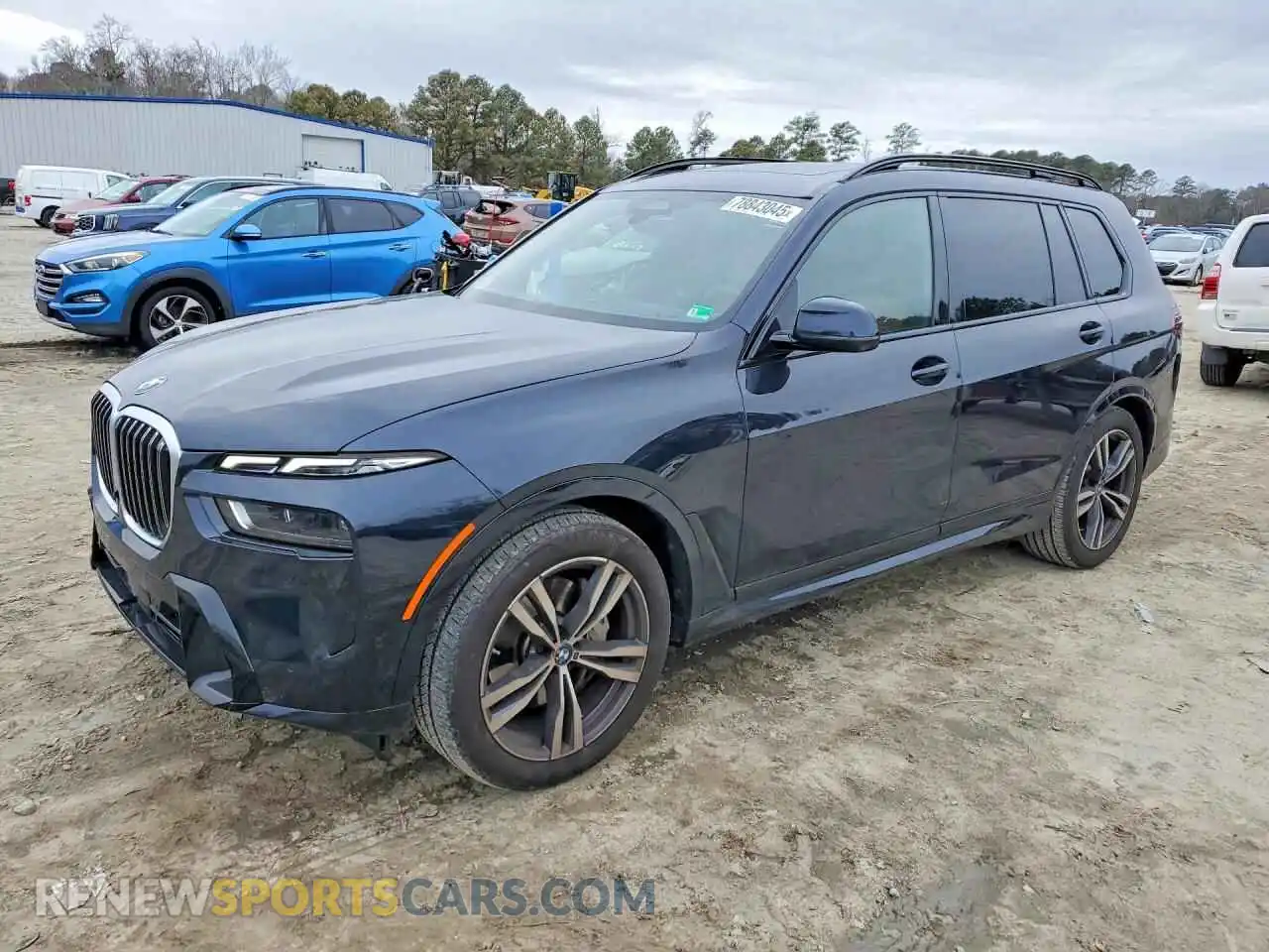 1 Photograph of a damaged car 5UX23EM00S9W31870 BMW X7 2025