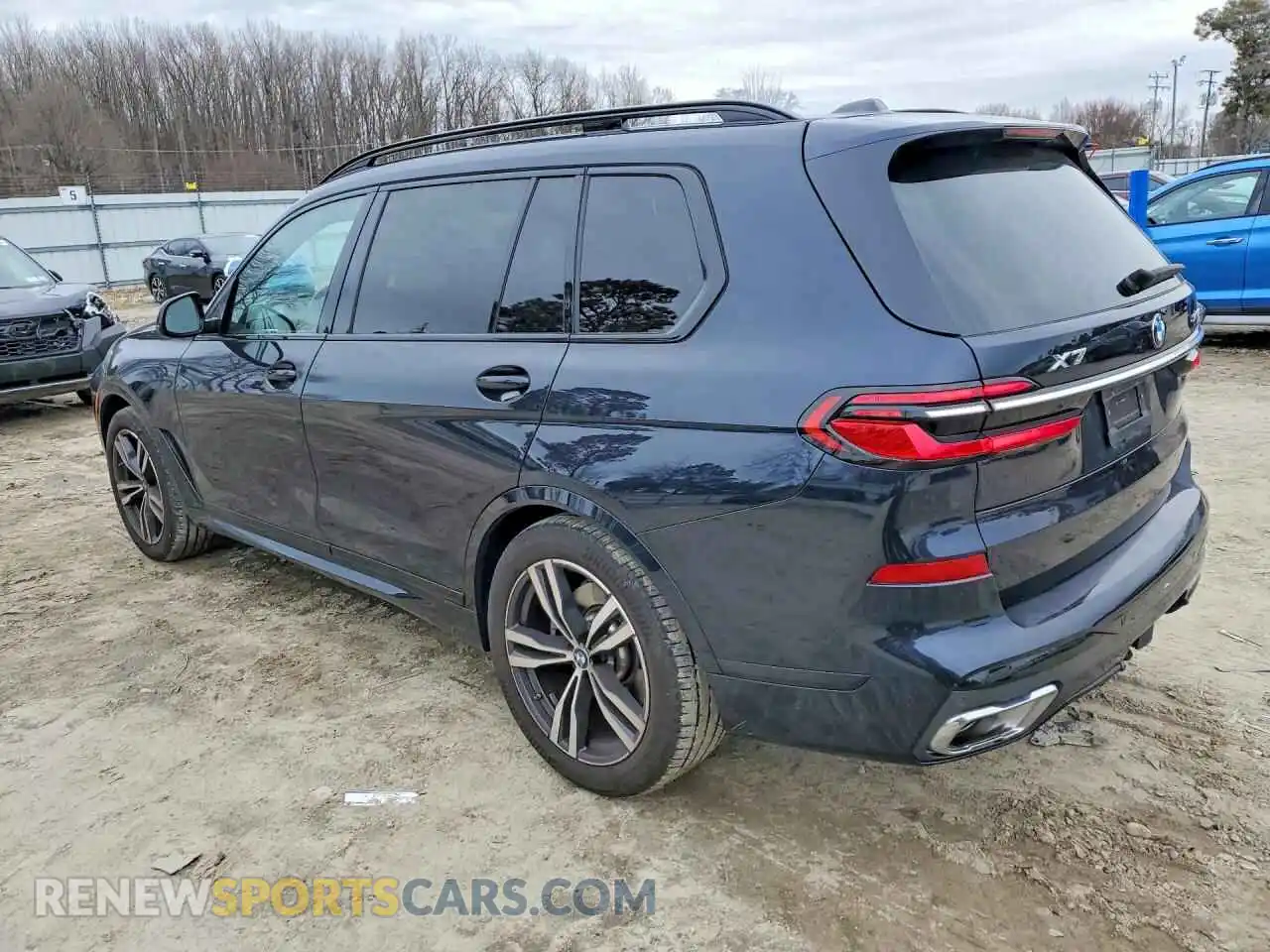 2 Photograph of a damaged car 5UX23EM00S9W31870 BMW X7 2025