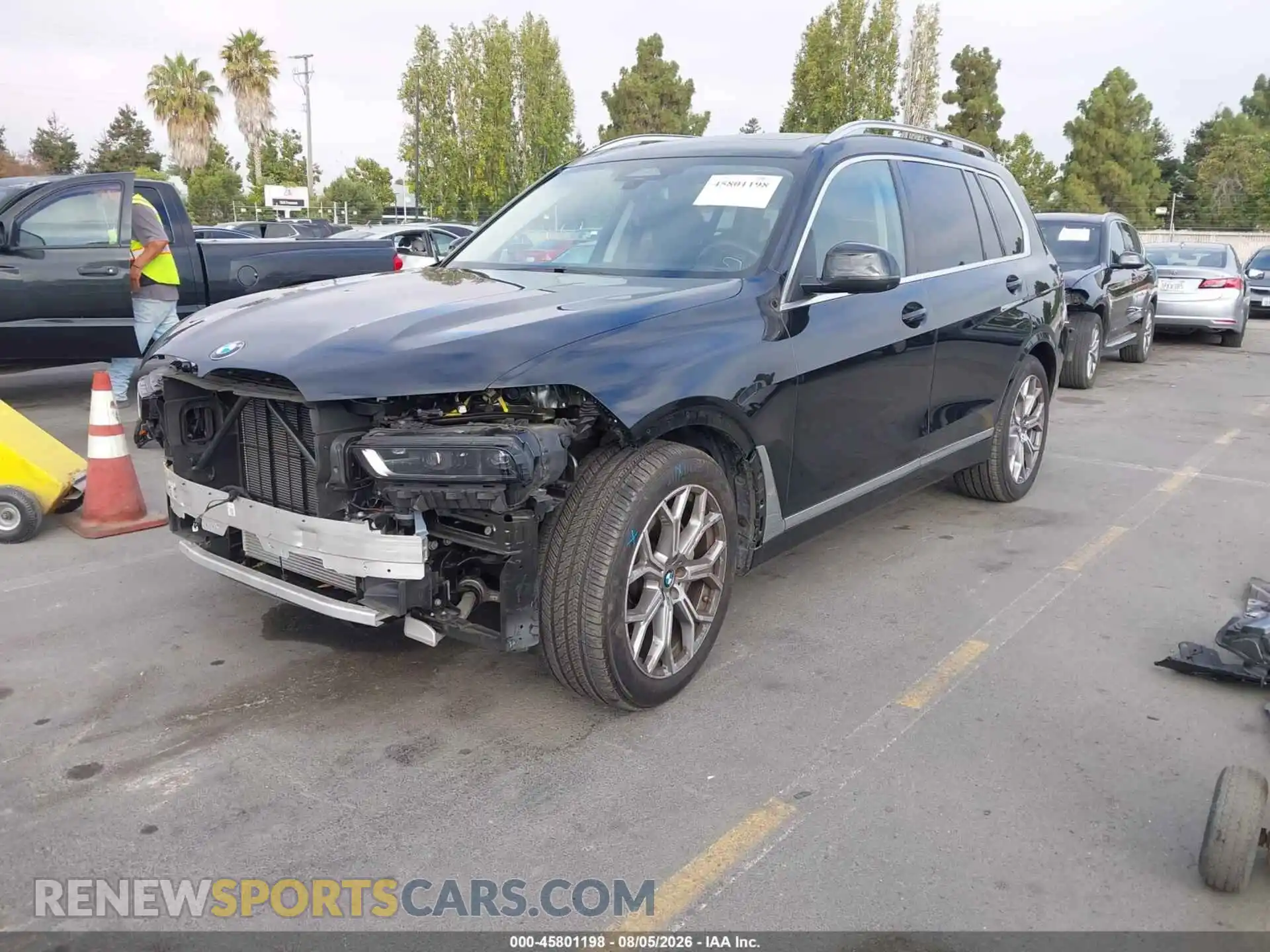 2 Photograph of a damaged car 5UX23EM00S9W39225 BMW X7 2025