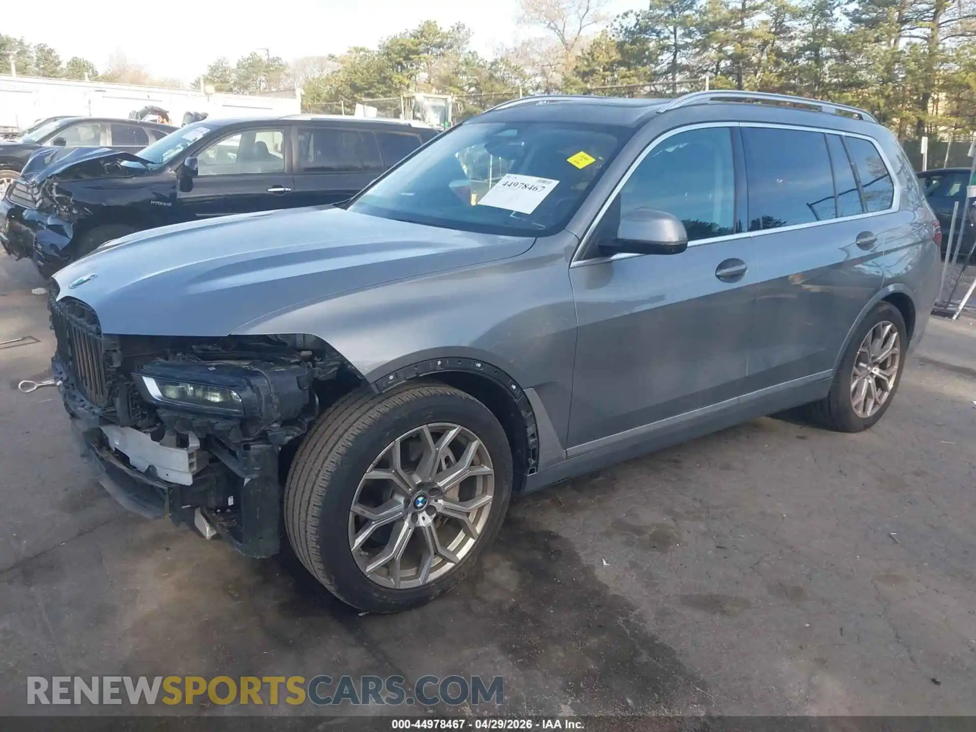 2 Photograph of a damaged car 5UX23EM00S9W58440 BMW X7 2025