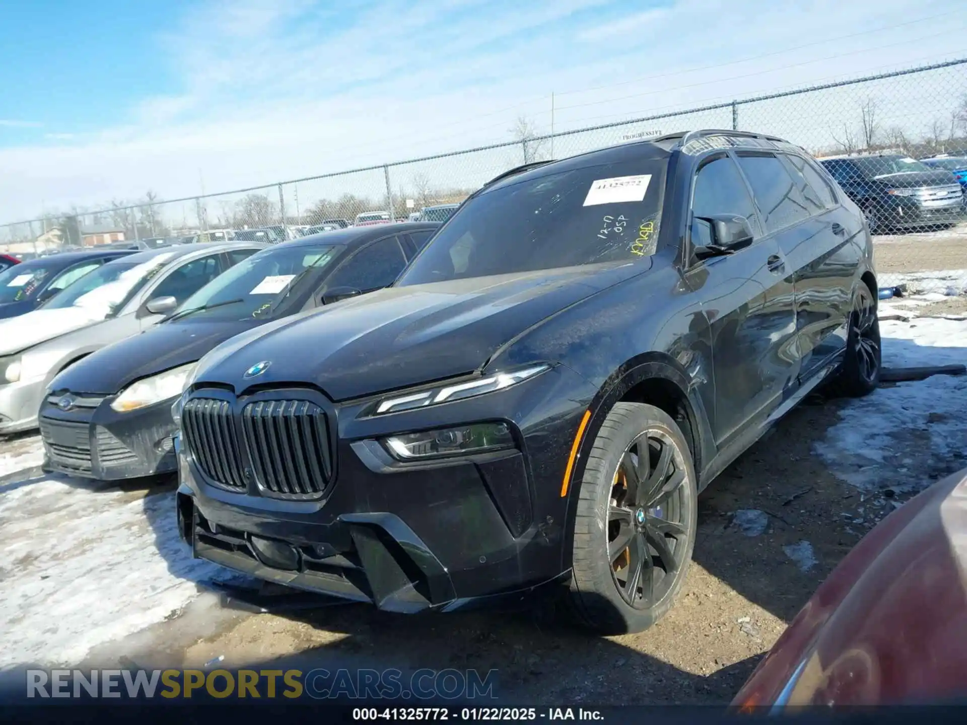 2 Photograph of a damaged car 5UX23EM00S9W96704 BMW X7 2025