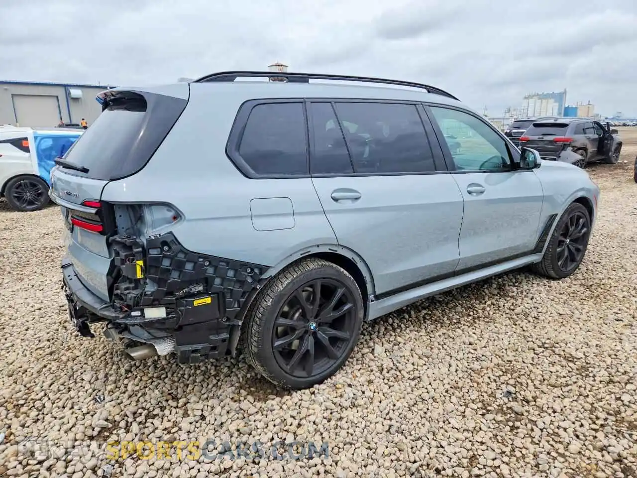 3 fotografías del automóvil dañado 5UX23EM00S9X27367 BMW X7 2025