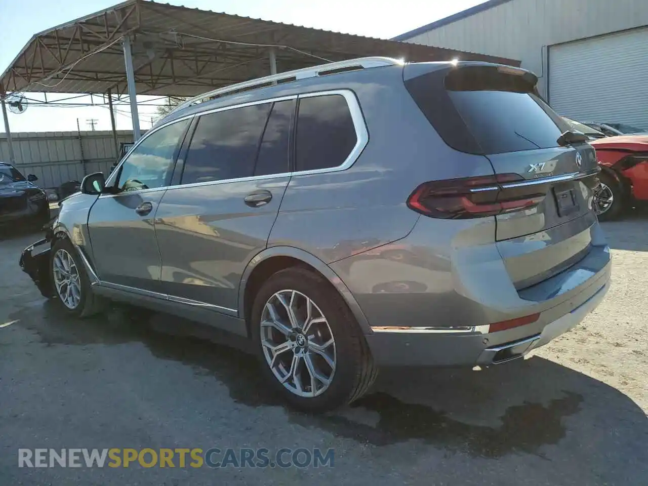 2 Photograph of a damaged car 5UX23EM00S9X63334 BMW X7 2025