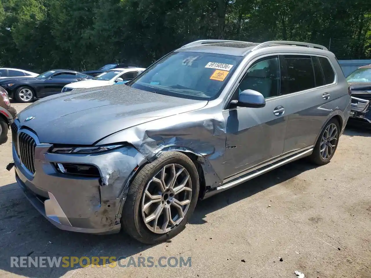 1 Photograph of a damaged car 5UX23EM00S9X66931 BMW X7 2025