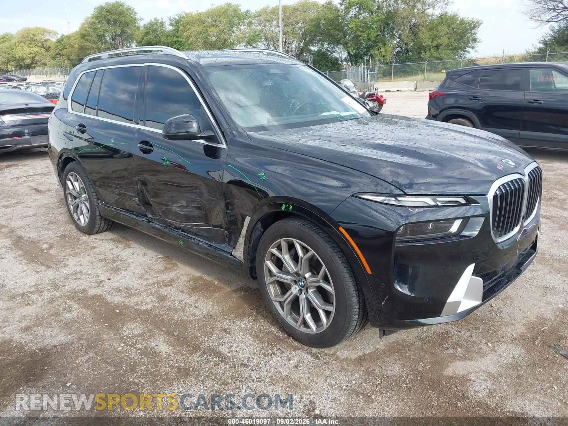 1 Photograph of a damaged car 5UX23EM00S9Y58427 BMW X7 2025