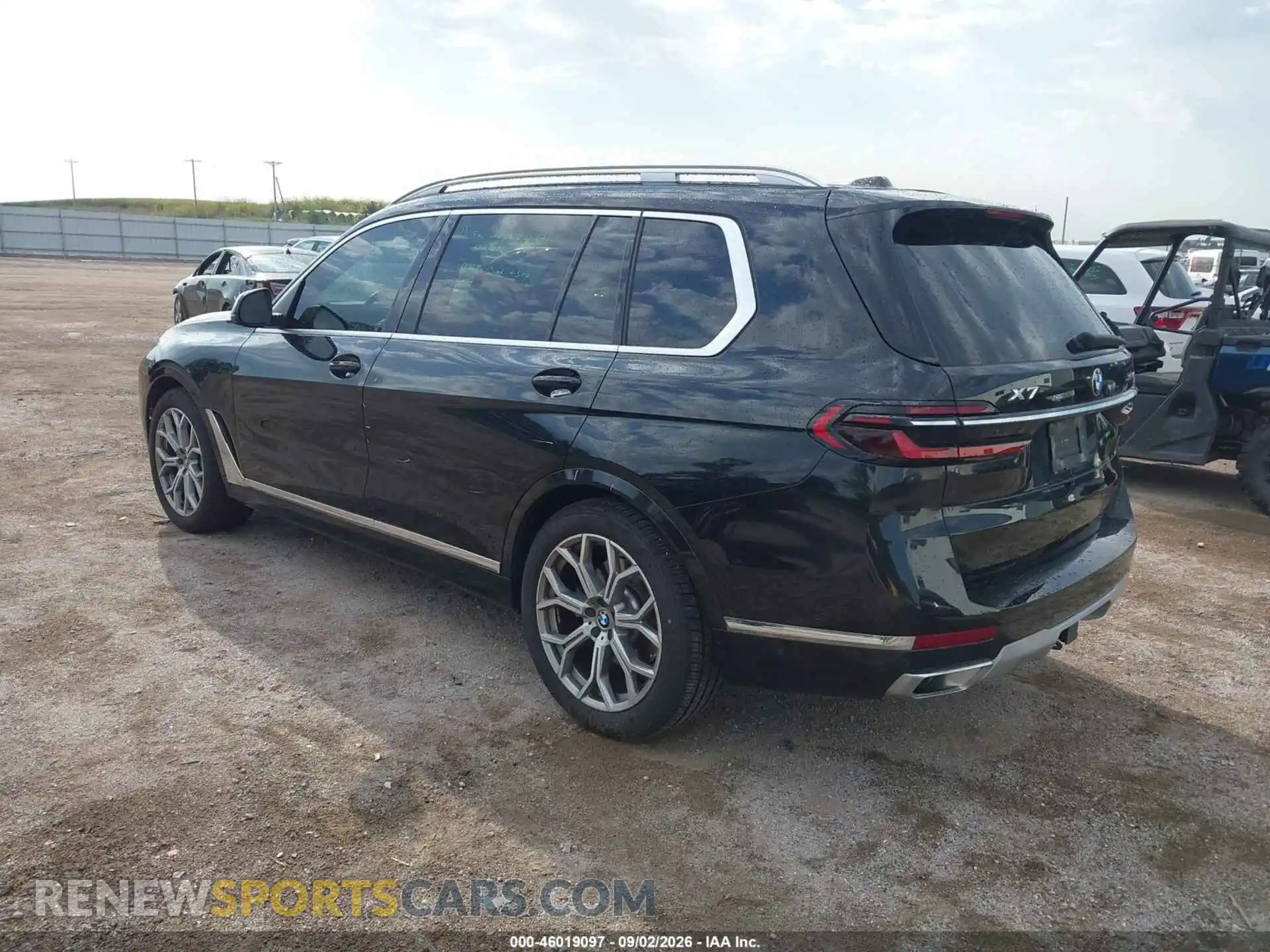 3 Photograph of a damaged car 5UX23EM00S9Y58427 BMW X7 2025