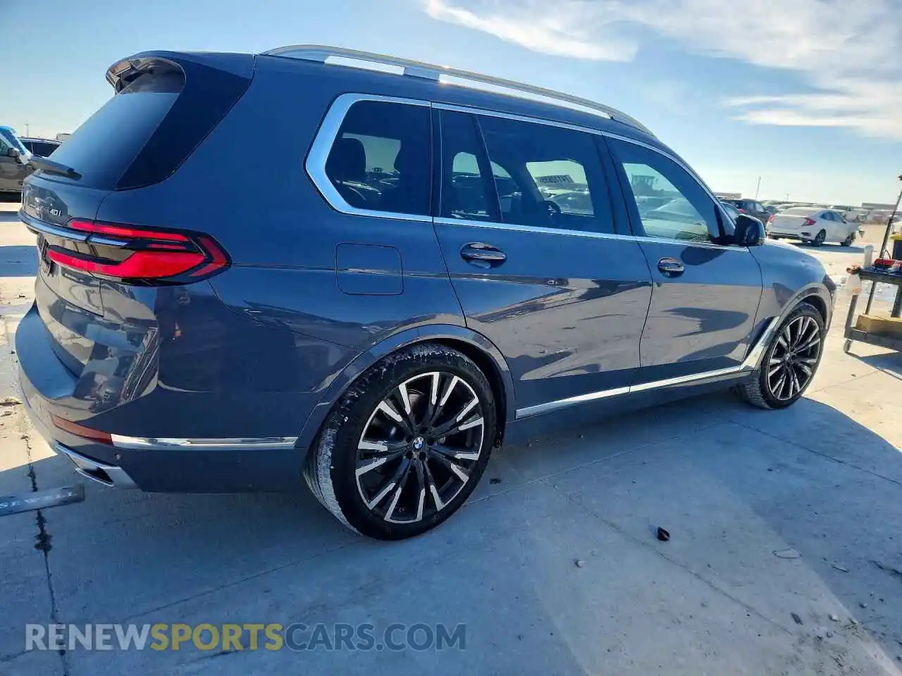 3 Photograph of a damaged car 5UX23EM00S9Y64230 BMW X7 2025