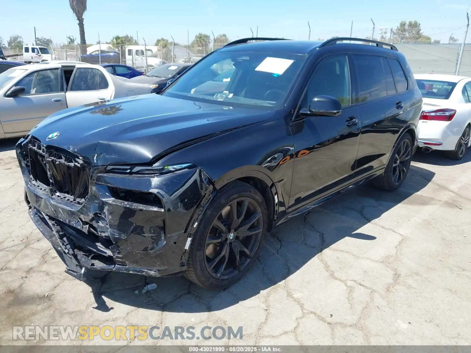 2 fotografías del automóvil dañado 5UX23EM00S9Z22420 BMW X7 2025