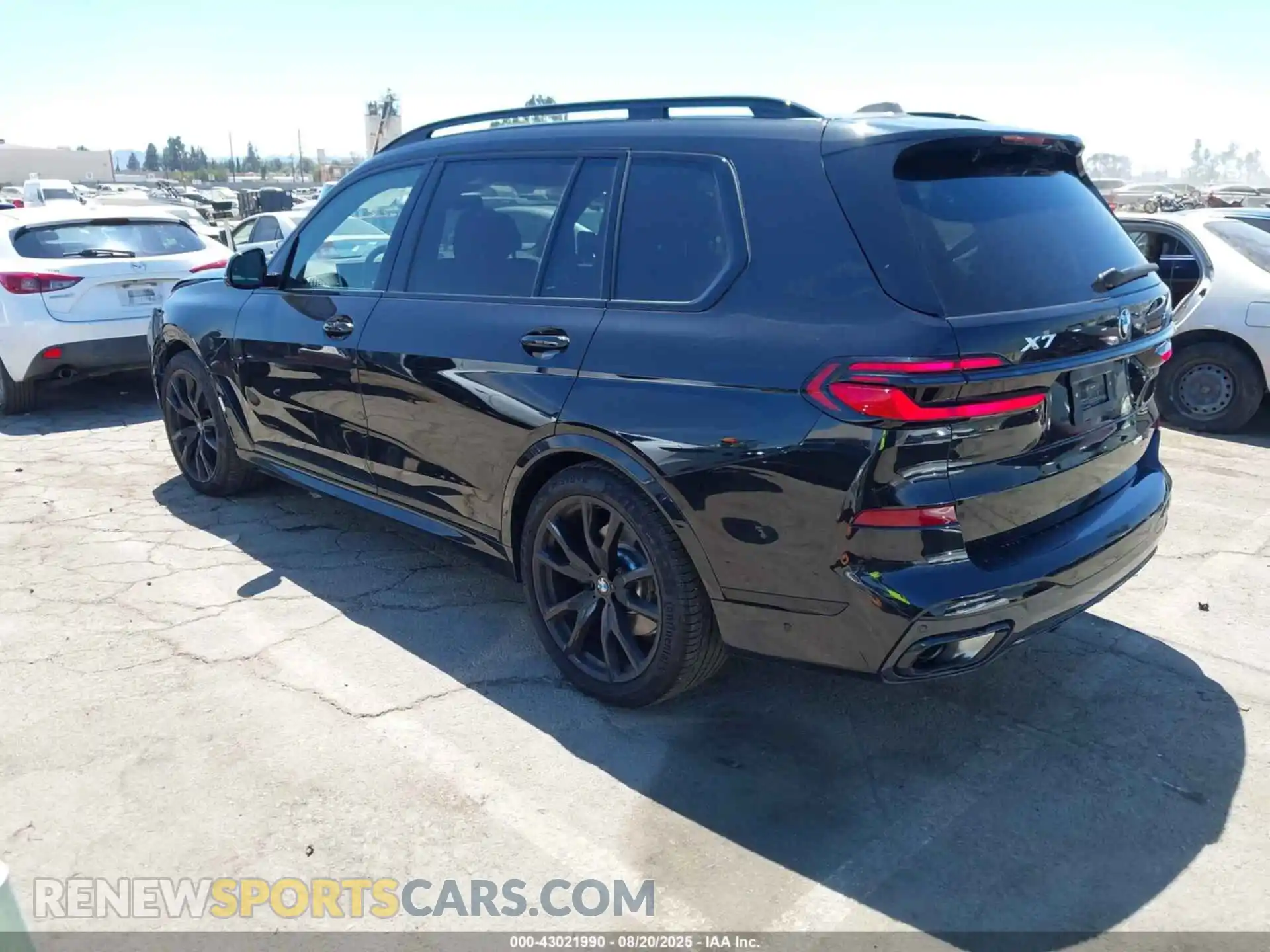 3 fotografías del automóvil dañado 5UX23EM00S9Z22420 BMW X7 2025
