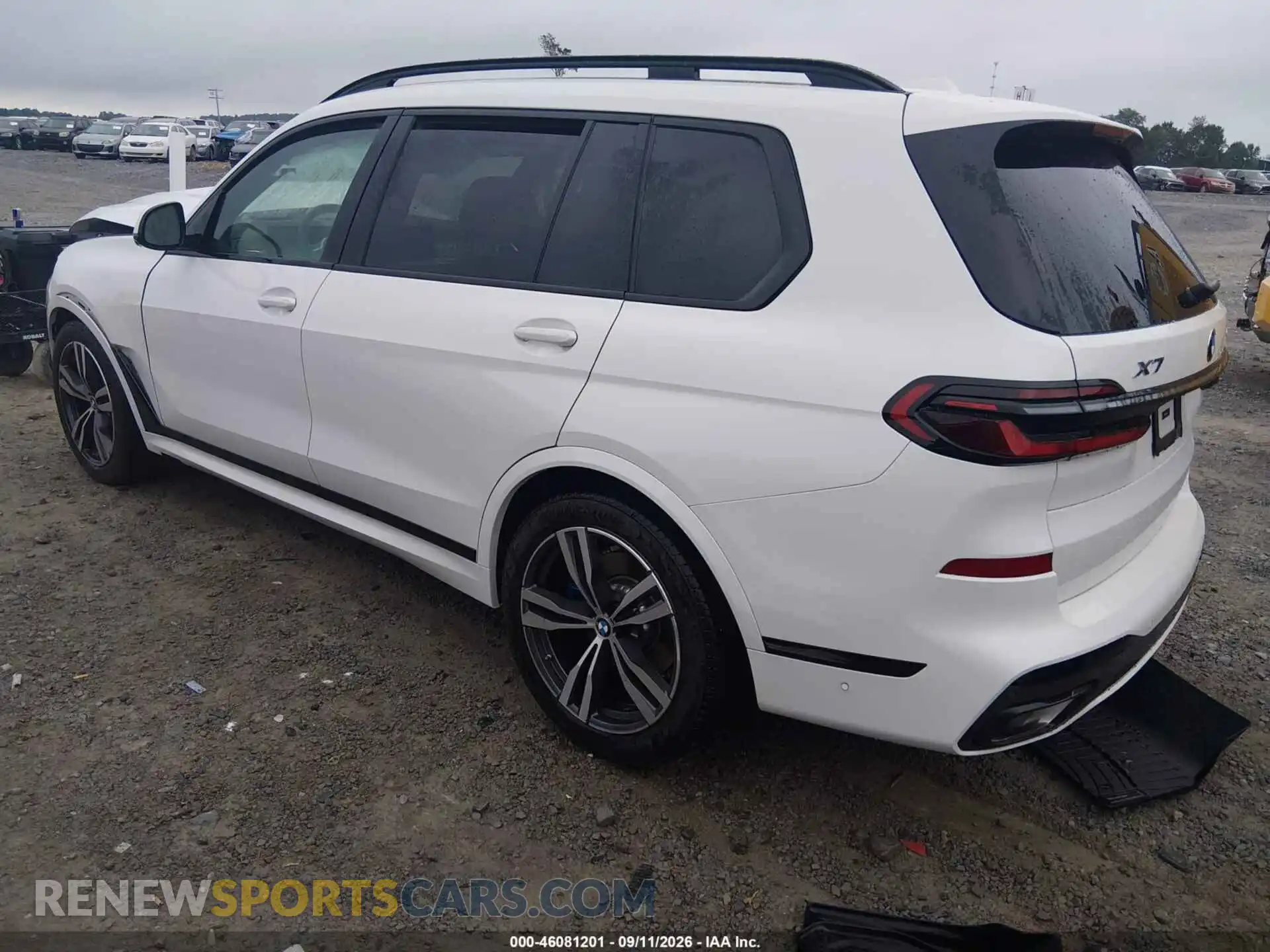 3 Photograph of a damaged car 5UX23EM00S9Z78695 BMW X7 2025
