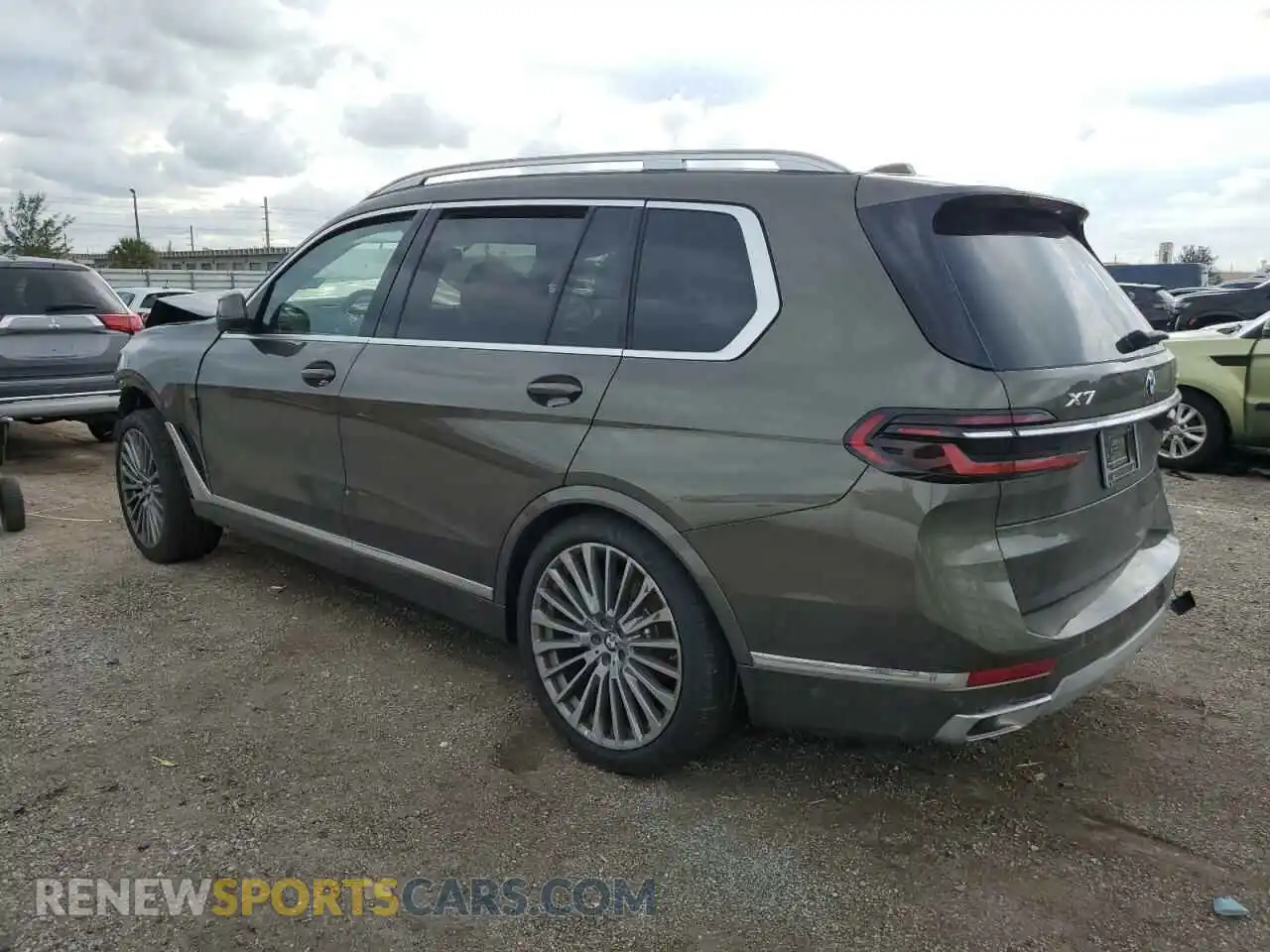 2 Photograph of a damaged car 5UX23EM01S9W42750 BMW X7 2025