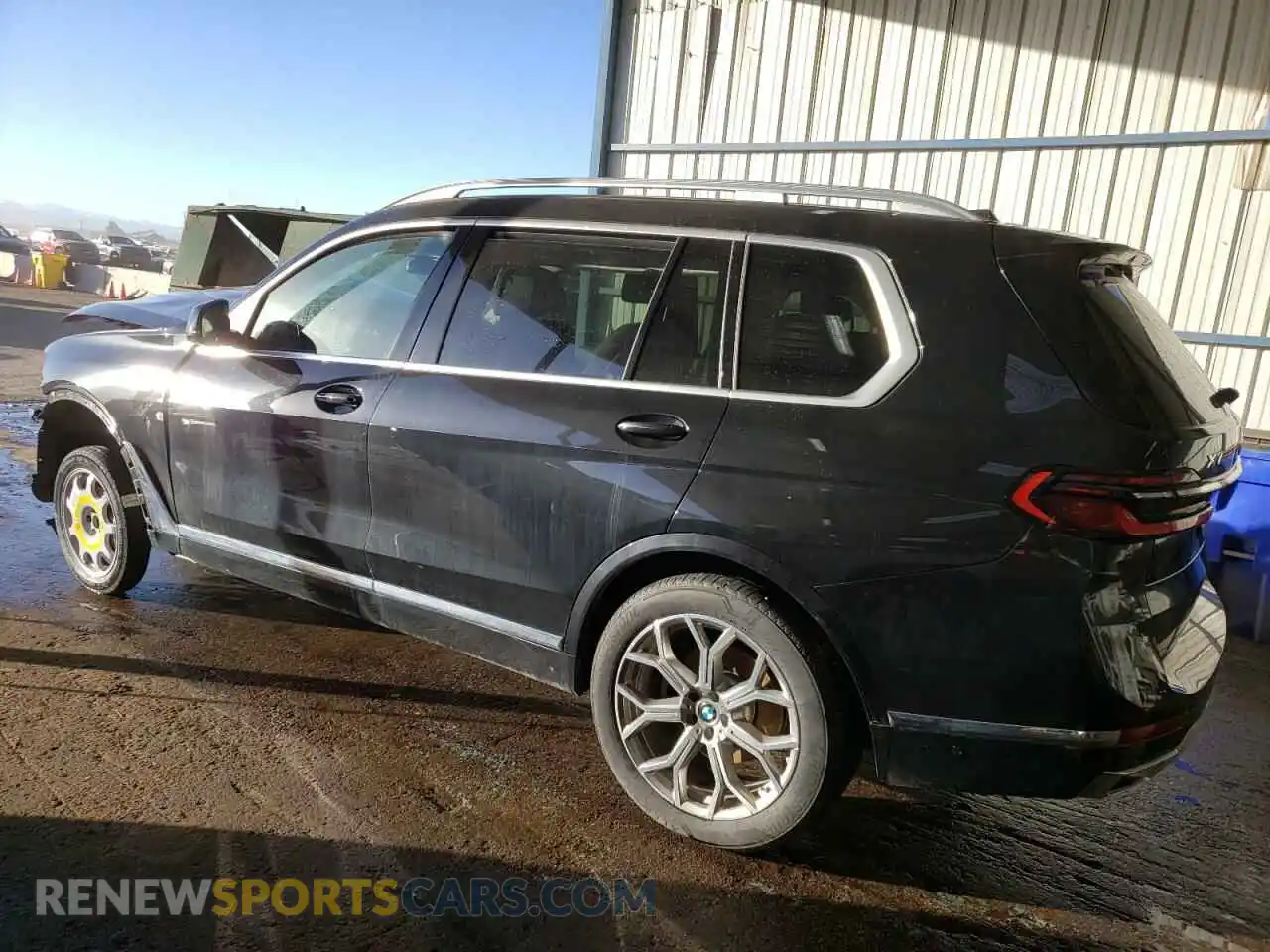 2 Photograph of a damaged car 5UX23EM01S9X15860 BMW X7 2025