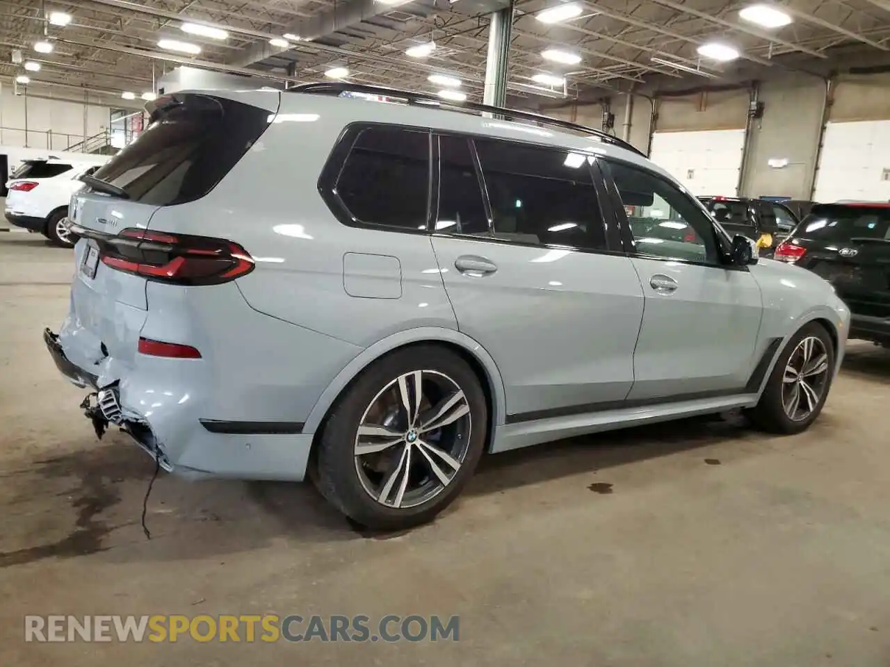 3 Photograph of a damaged car 5UX23EM01S9Y83935 BMW X7 2025