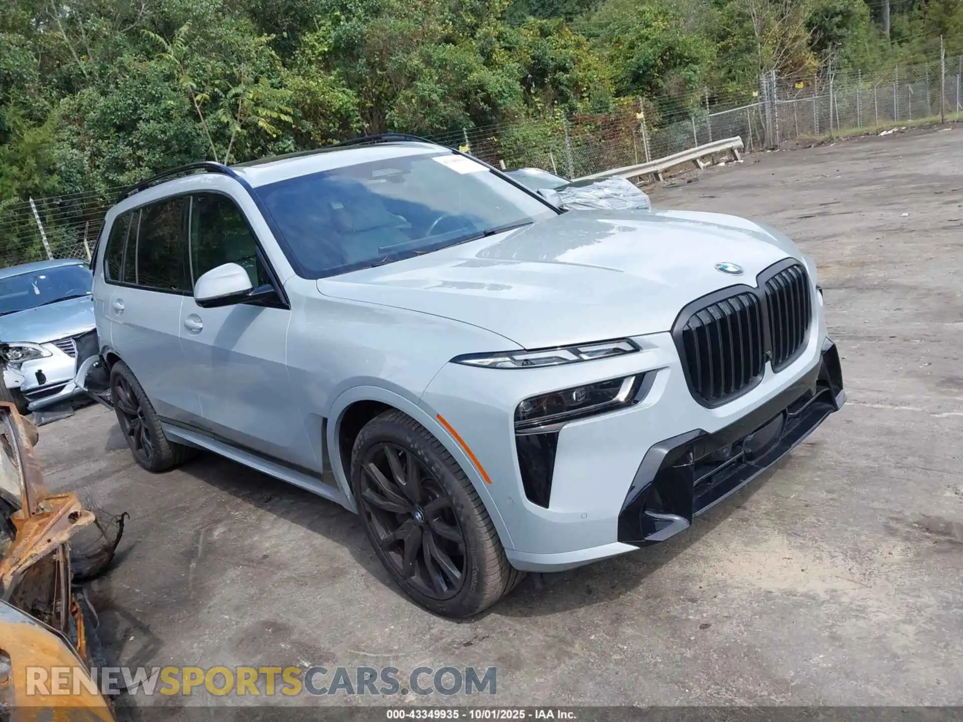 1 Фотография поврежденного автомобиля 5UX23EM01S9Z05139 BMW X7 2025