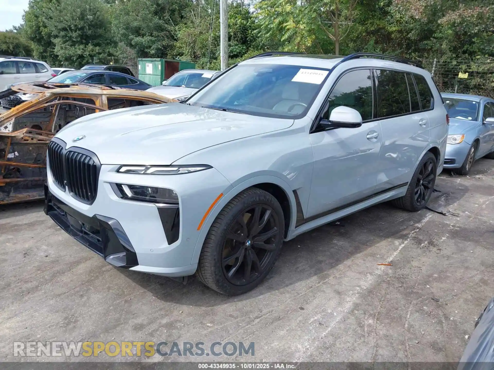2 Фотография поврежденного автомобиля 5UX23EM01S9Z05139 BMW X7 2025