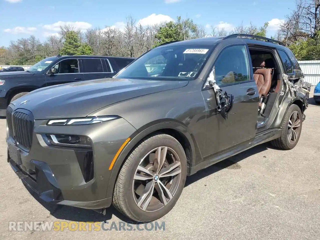 1 Photograph of a damaged car 5UX23EM02S9Y29334 BMW X7 2025