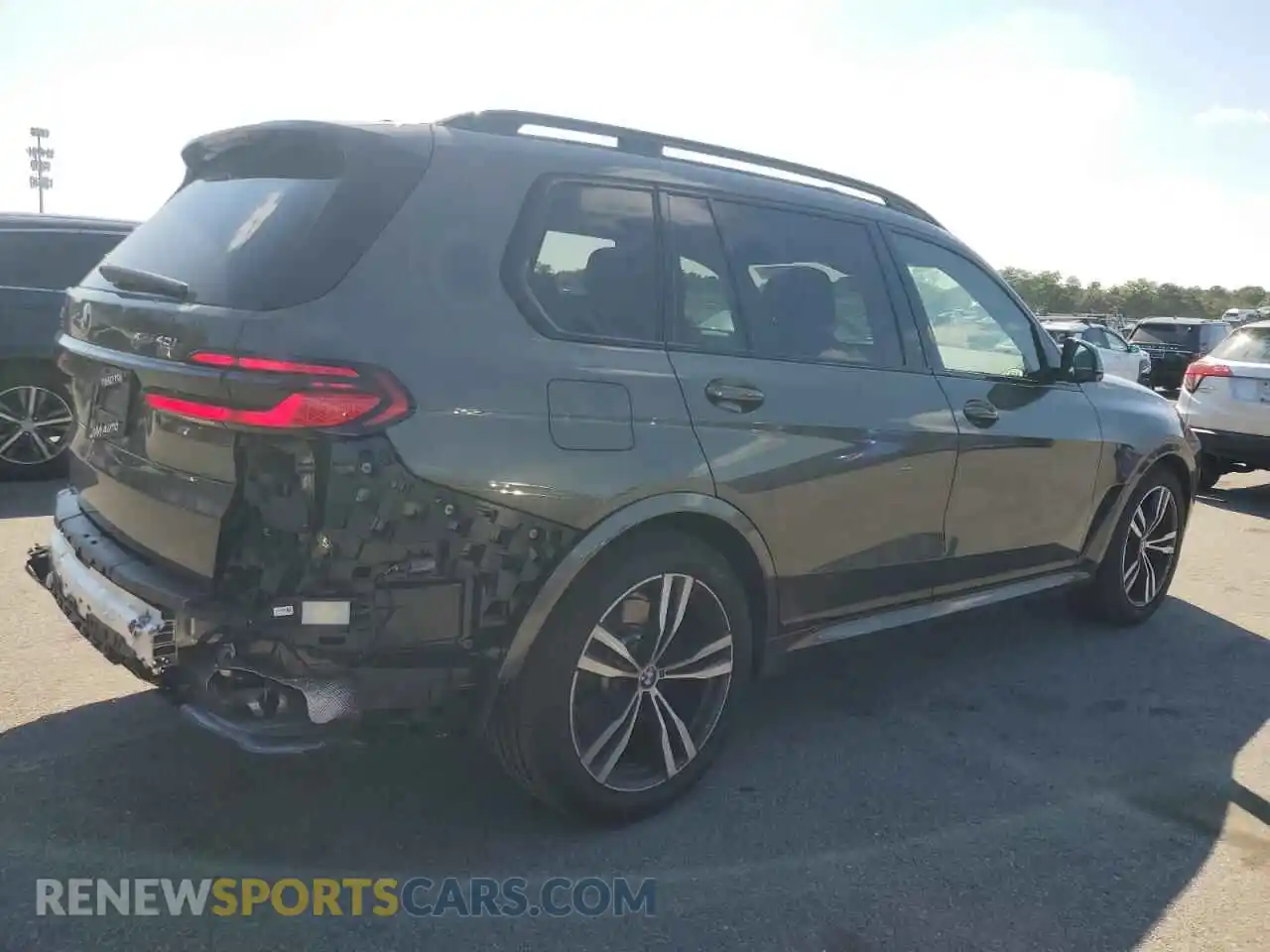 3 Photograph of a damaged car 5UX23EM02S9Y29334 BMW X7 2025