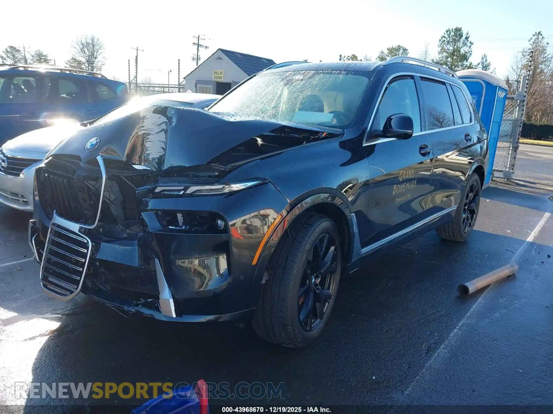 2 Photograph of a damaged car 5UX23EM02S9Z01827 BMW X7 2025