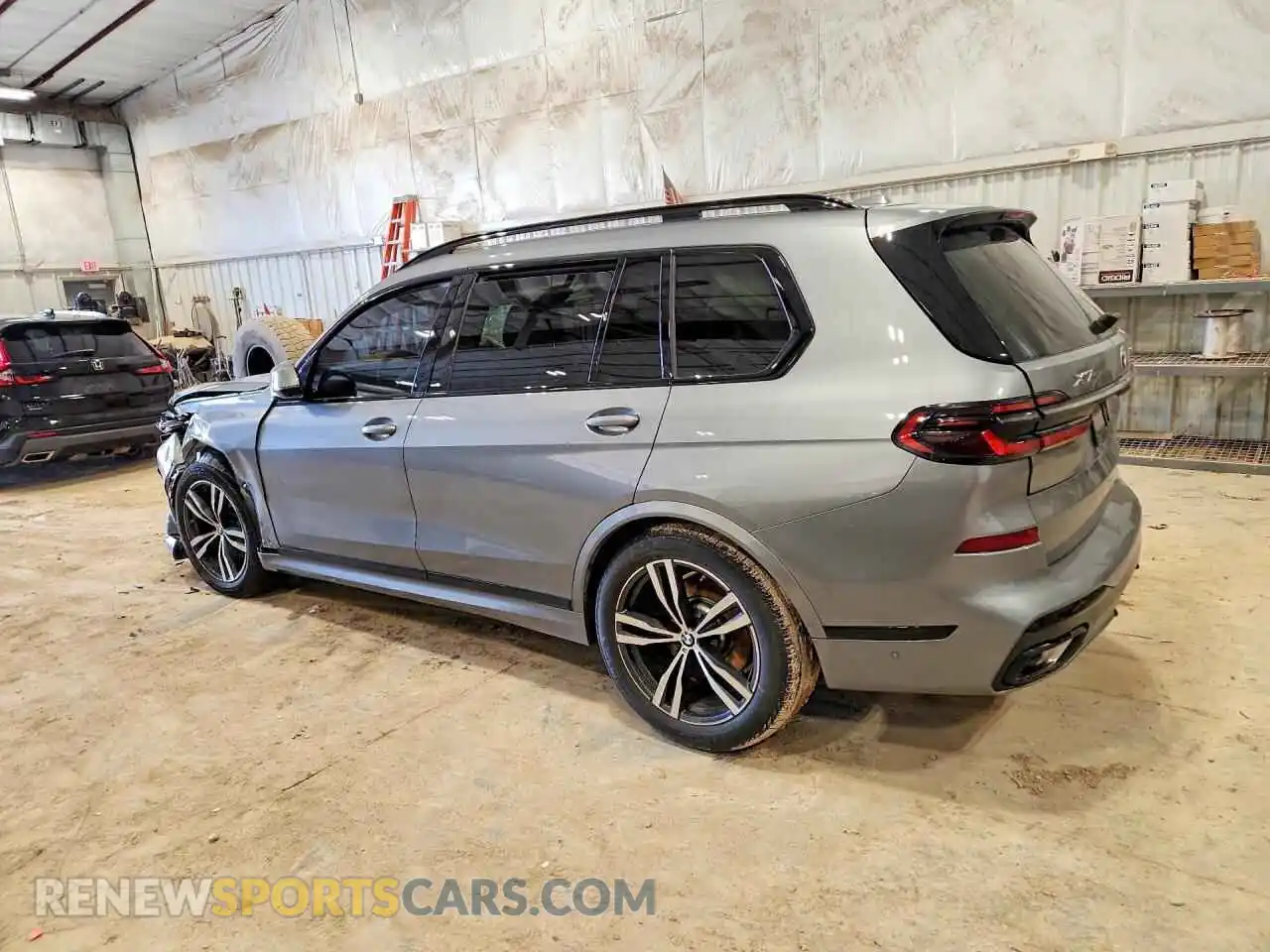 2 Фотография поврежденного автомобиля 5UX23EM02S9Z45441 BMW X7 2025