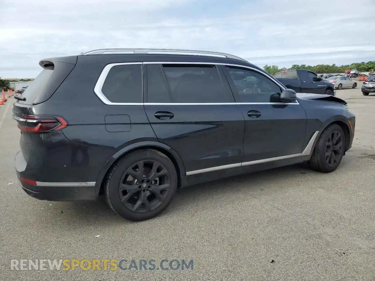 3 Photograph of a damaged car 5UX23EM02S9Z55807 BMW X7 2025