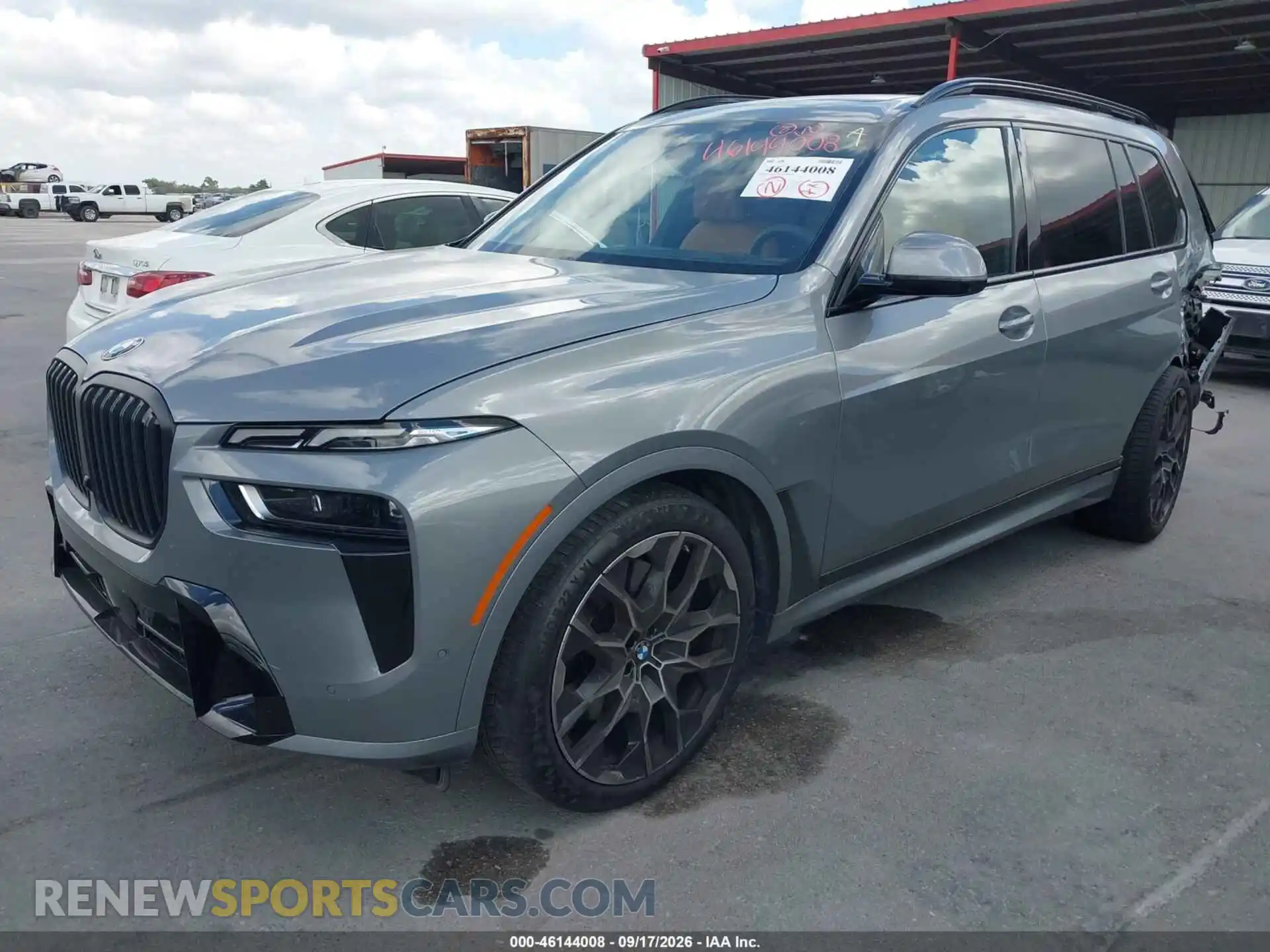 2 Photograph of a damaged car 5UX23EM02S9Z78150 BMW X7 2025