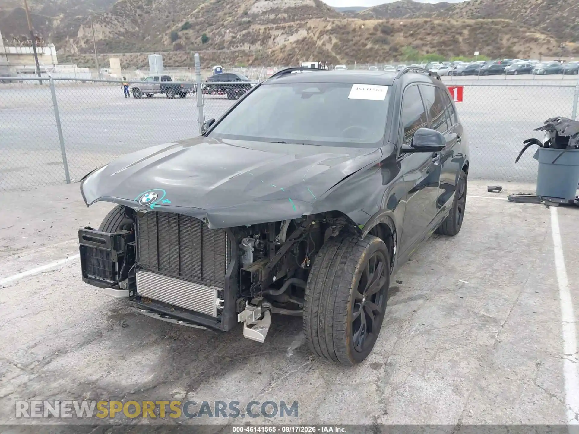 2 Photograph of a damaged car 5UX23EM03S9Y00053 BMW X7 2025