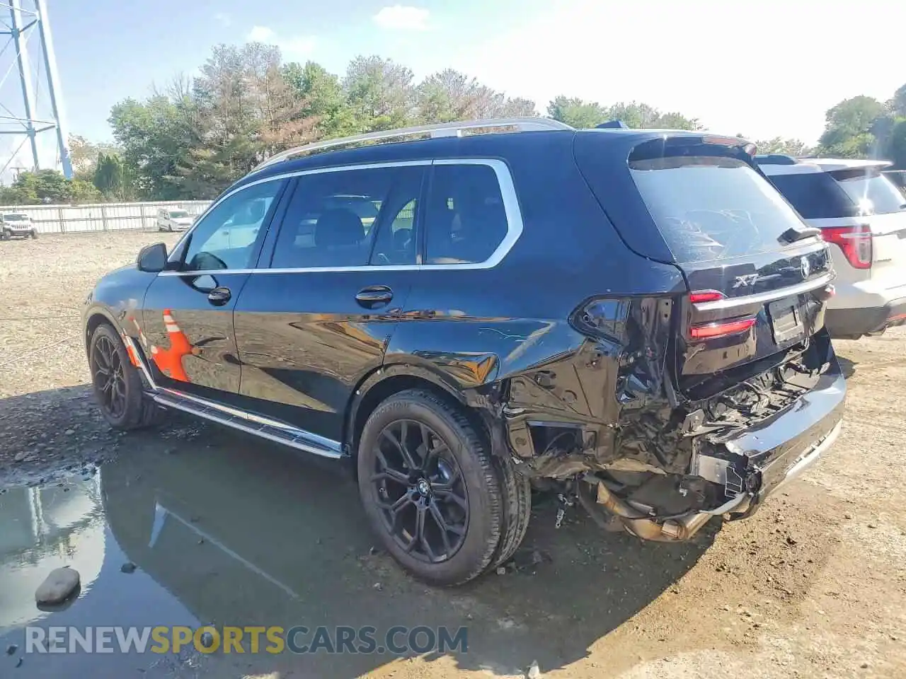 2 Photograph of a damaged car 5UX23EM03S9Y33456 BMW X7 2025