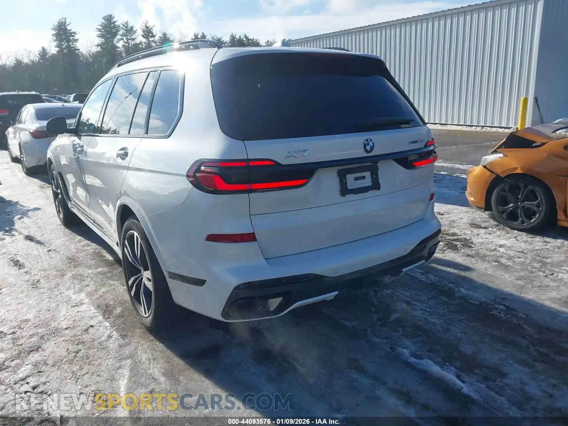 3 fotografías del automóvil dañado 5UX23EM03S9Z64550 BMW X7 2025
