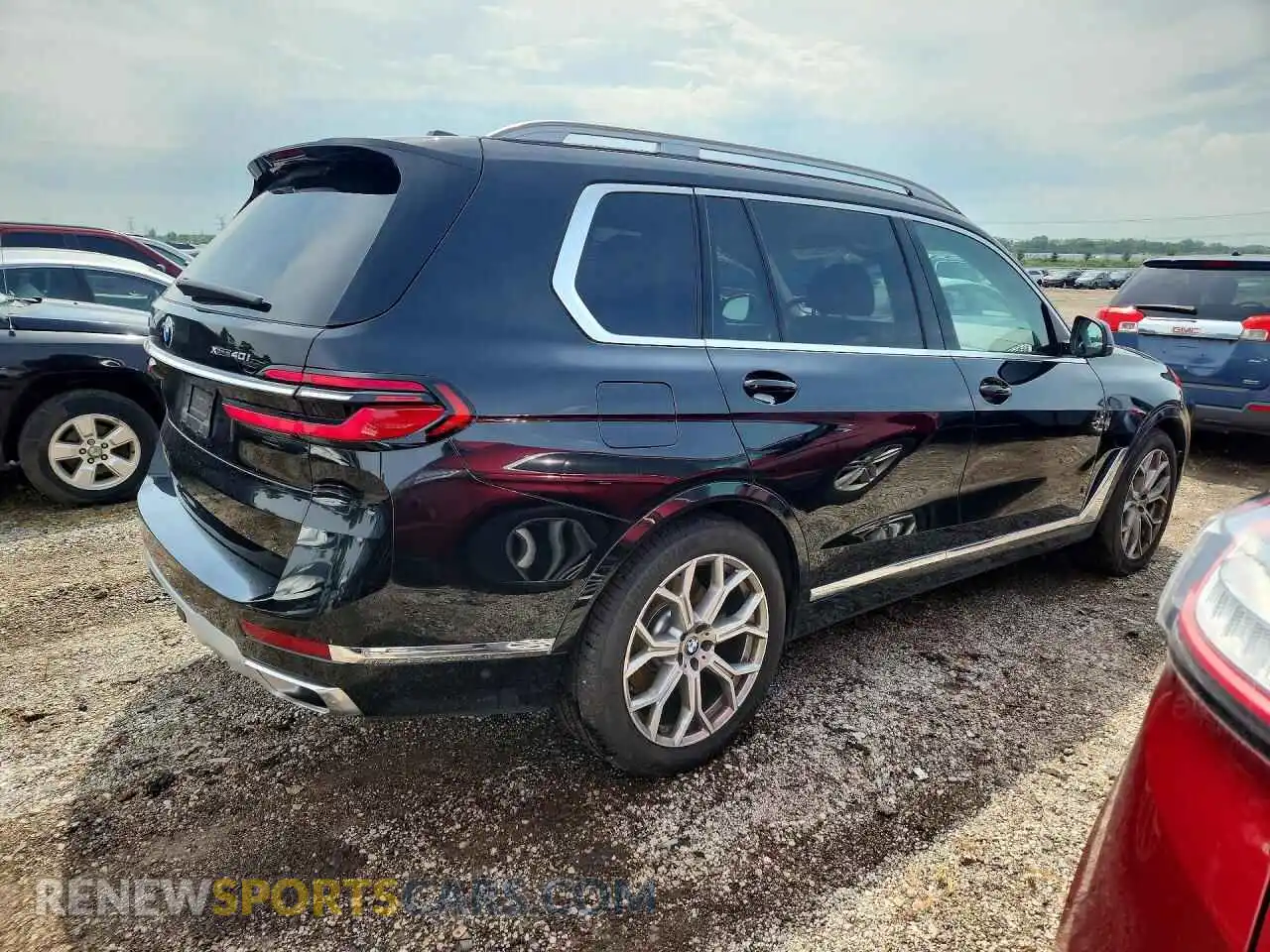 3 Photograph of a damaged car 5UX23EM03S9Z99752 BMW X7 2025
