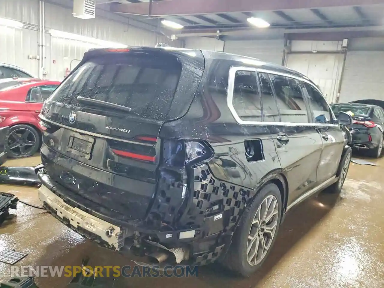 3 Photograph of a damaged car 5UX23EM04S9W58165 BMW X7 2025